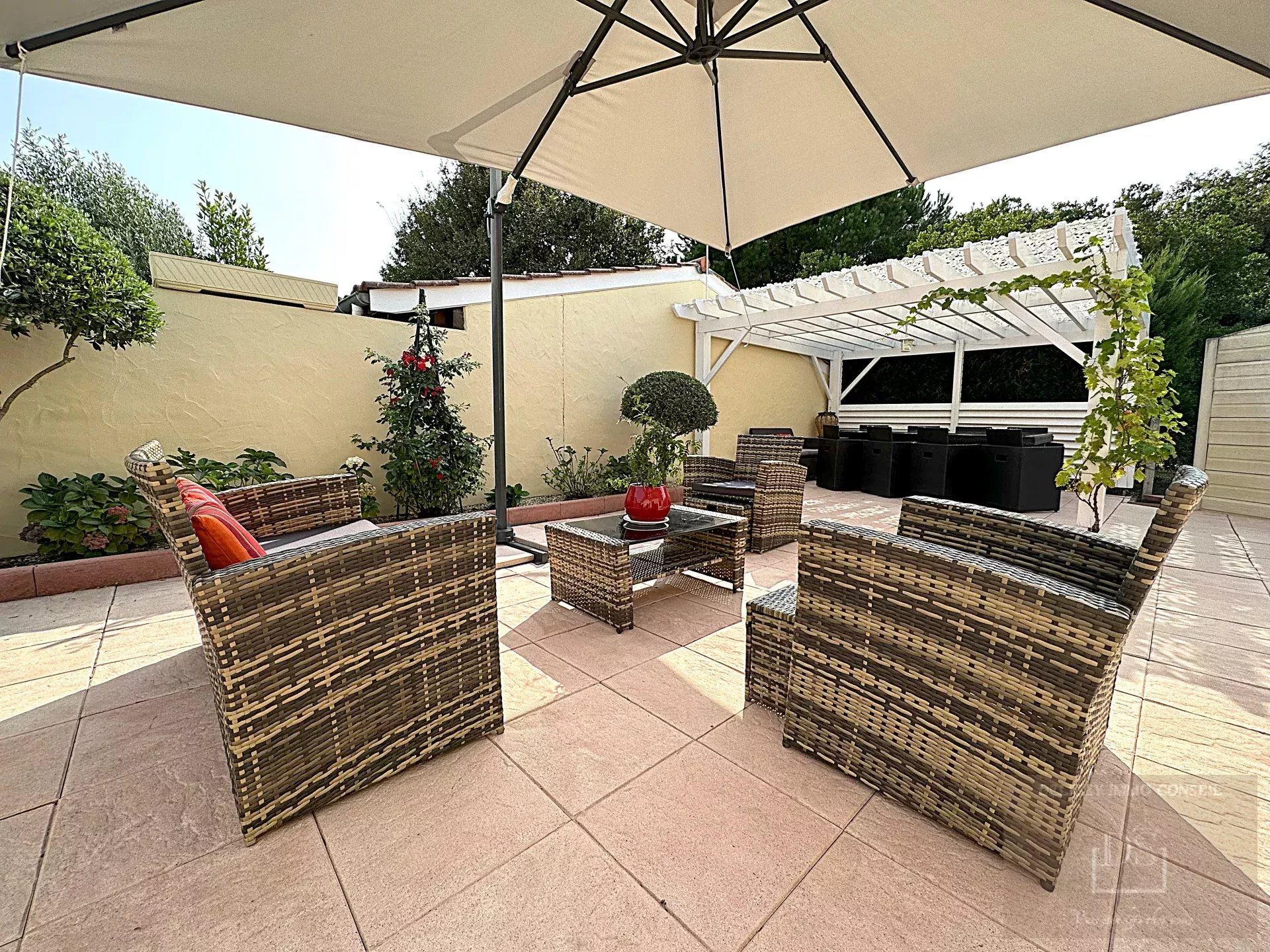HOUSE 5 ROOMS 125 M2