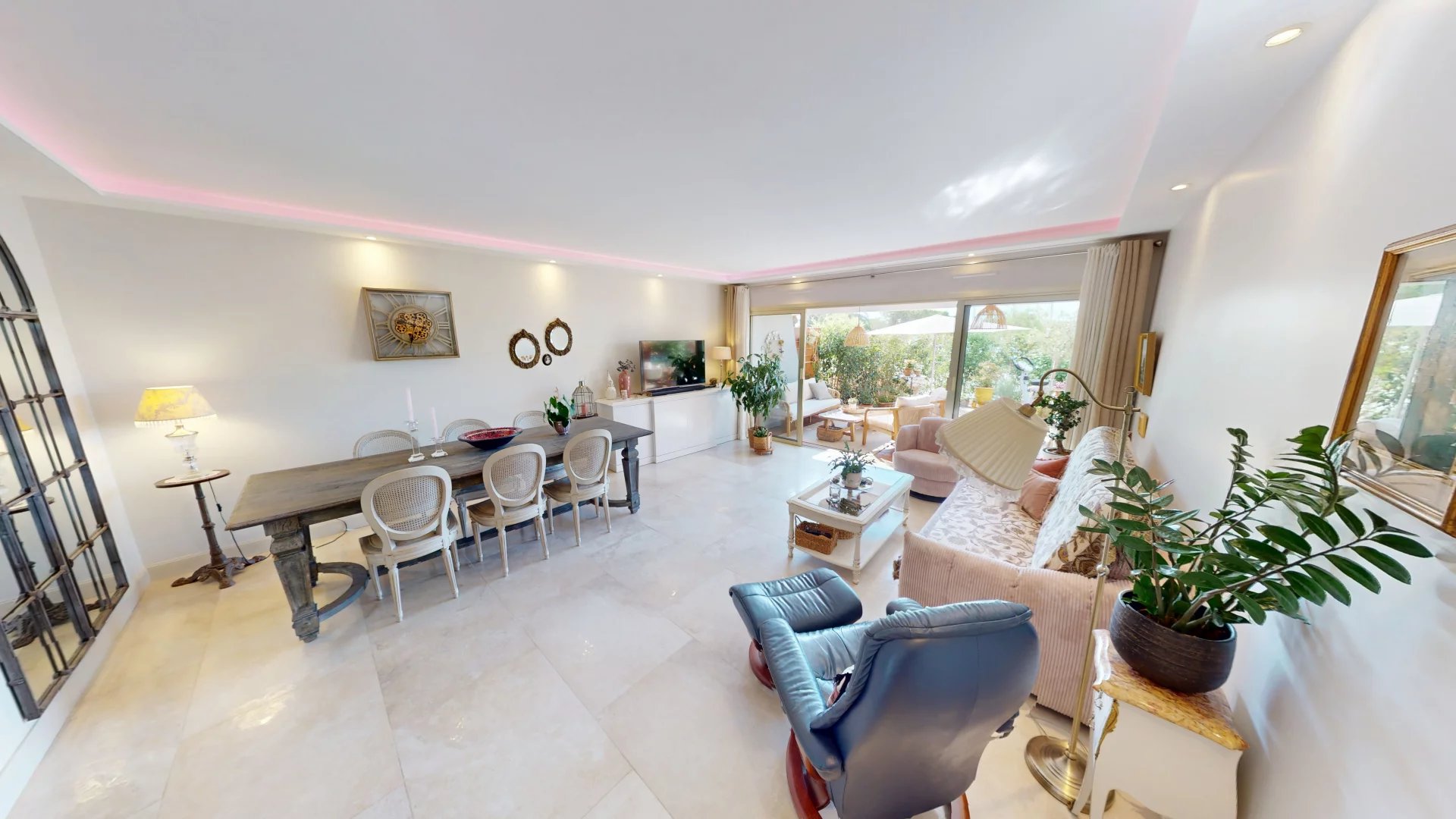 VILLENEUVE-LOUBET – MARINA BAIE DES ANGES – APPARTEMENT 3 PIÈCES DE 67 m² EN REZ-DE-JARDIN