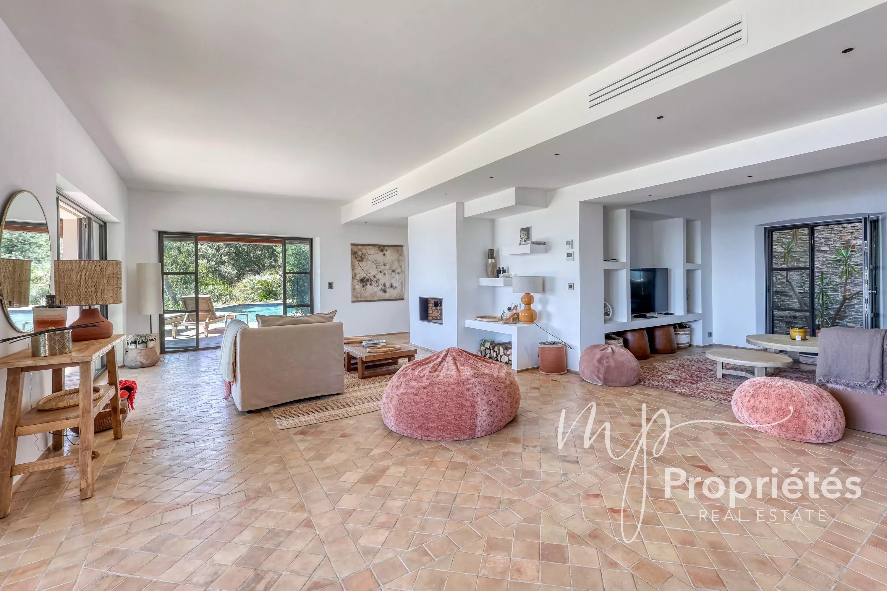 EXCLUSIVITE - Propriété d'exception 9 pièces