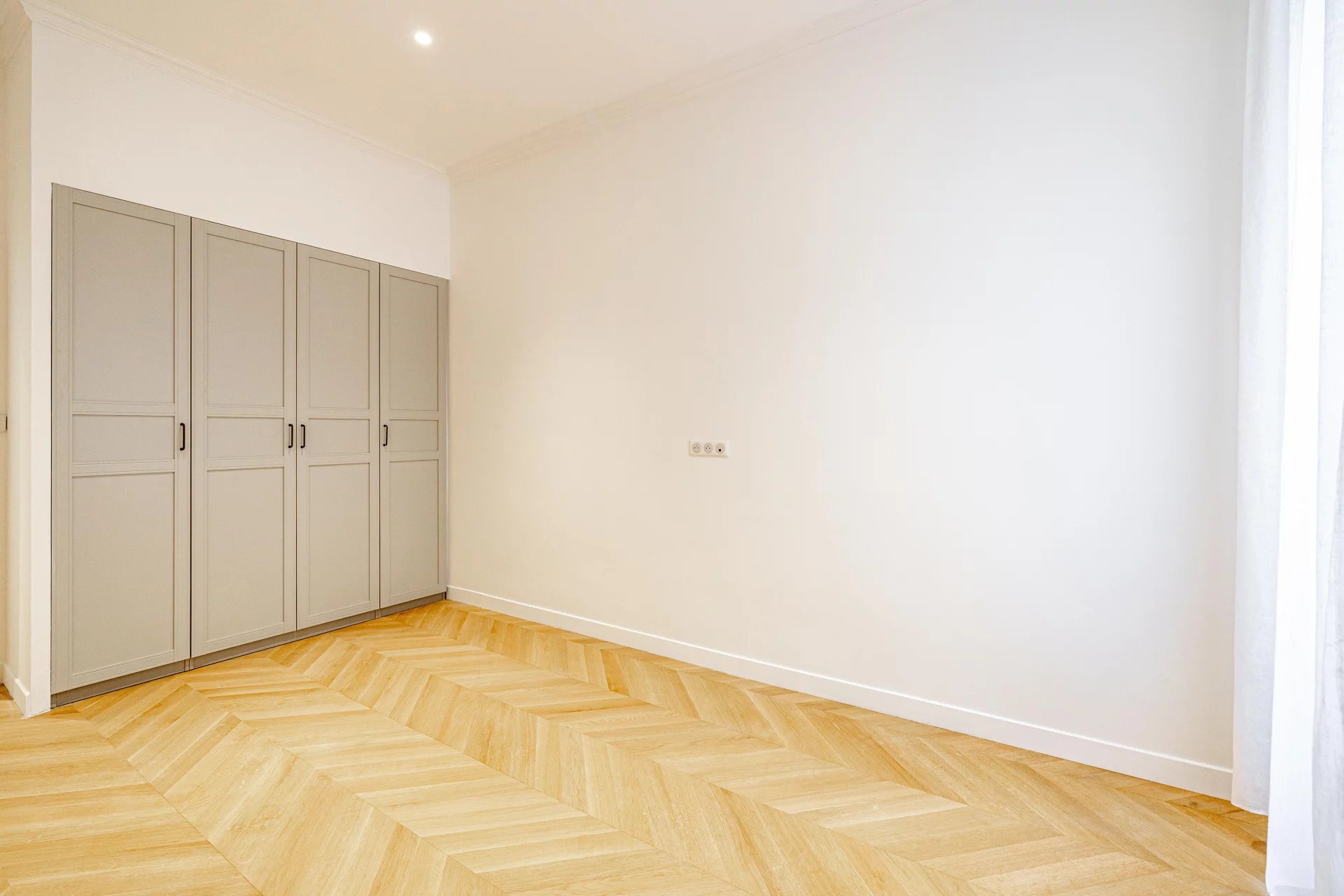 Nice - Le Port - Exceptionnel appartement 4 pièces rénové – Balcon avec vue Port
