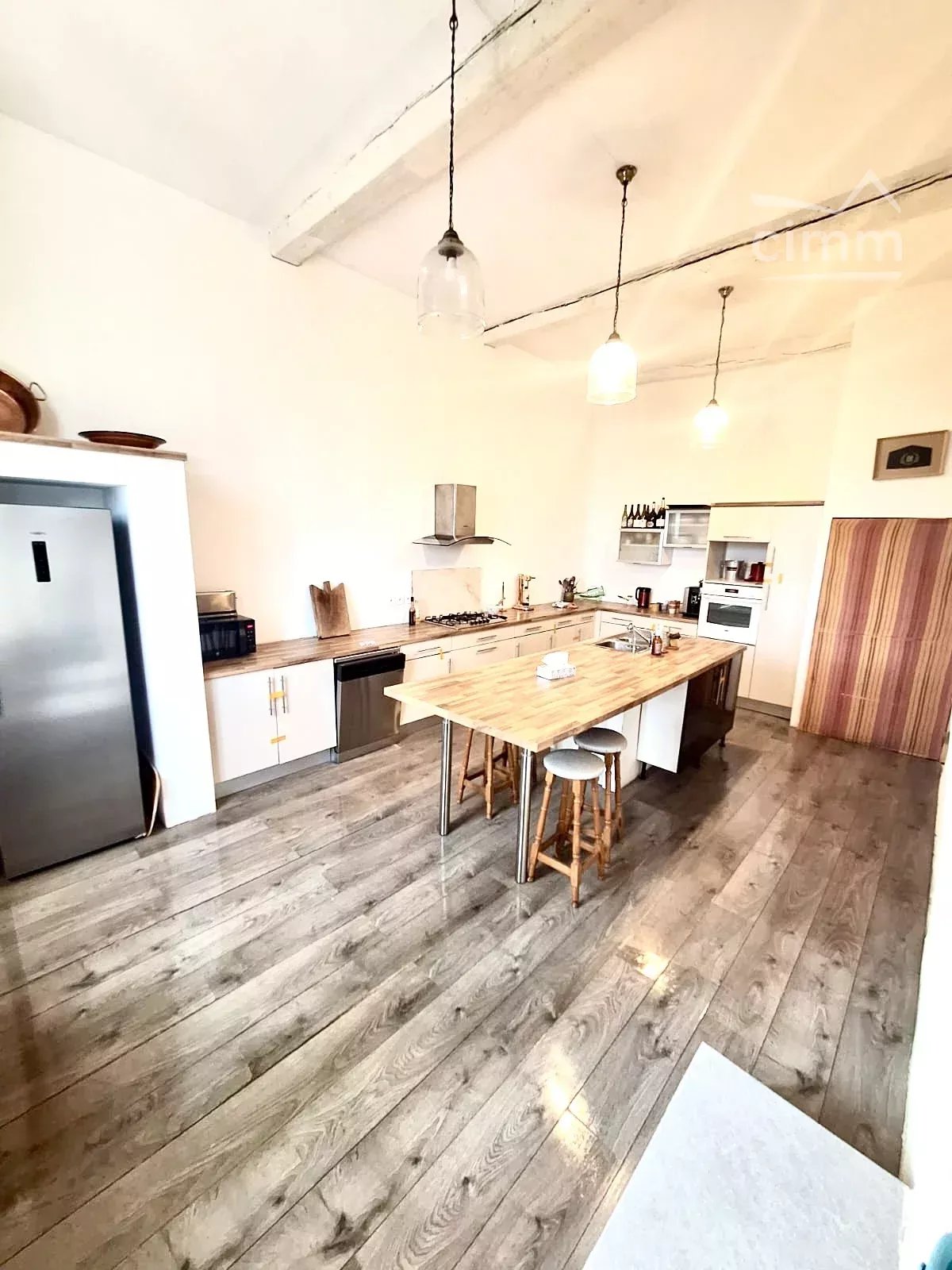 Ancien couvent du XVIIe siècle à Arles — 485 m² sur 5060 m² de terrain
