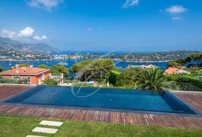 NICE - LUXUEUSE VILLA