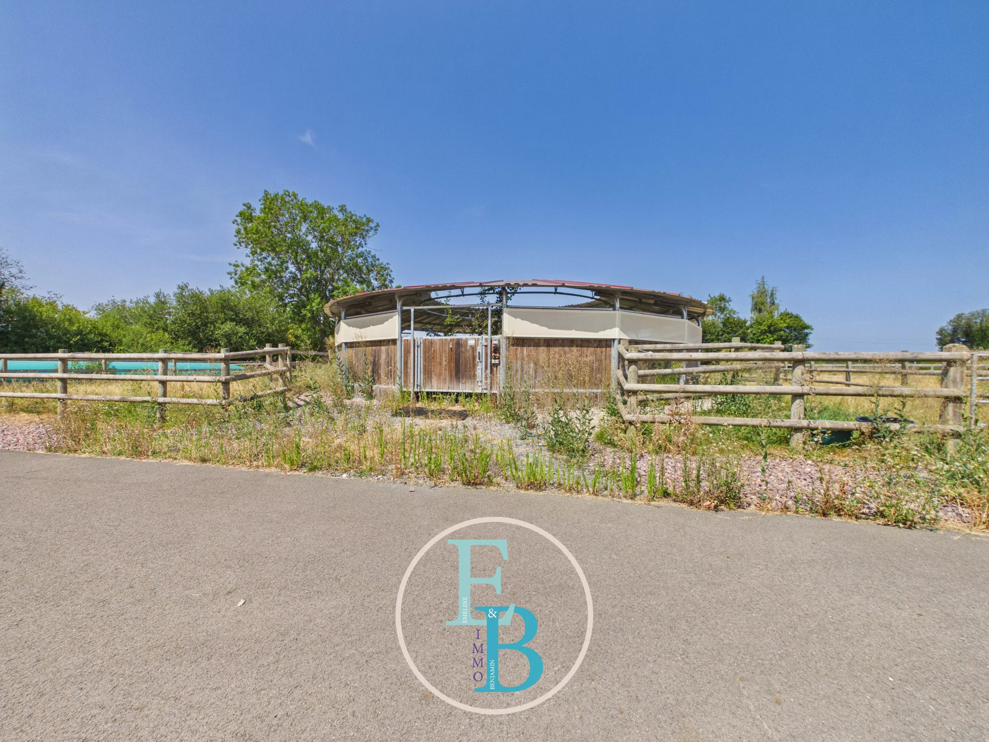 GRANGUES (PAYS D'AUGE) - CENTRE D'ENTRAINEMENT ET DE REEDUCATION EQUIN AVEC BALNEOTHERAPIE