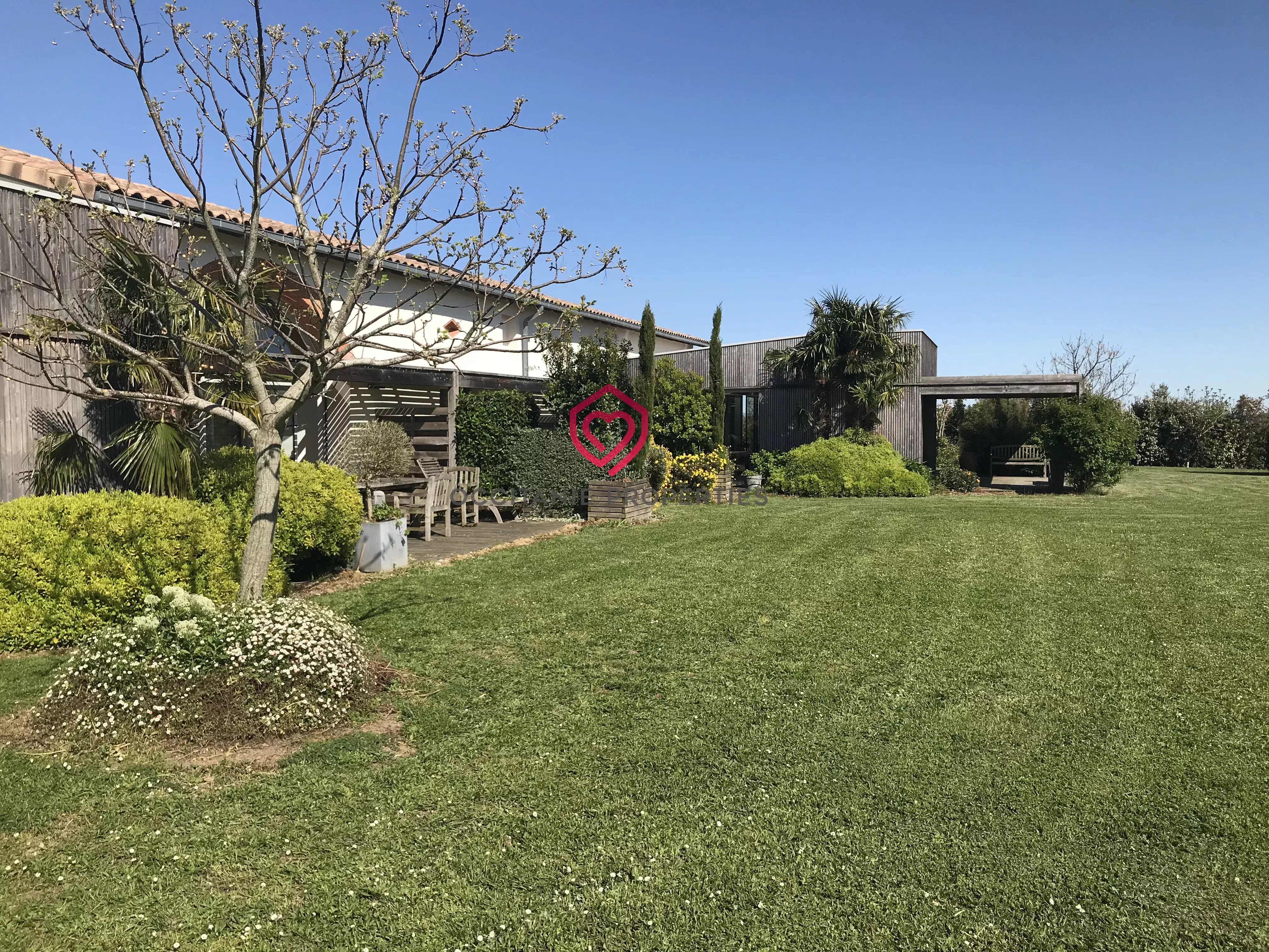 Magnifique Maison d'architecte avec vue panoramique et jardin paysagé à 25 min de TOULOUSE