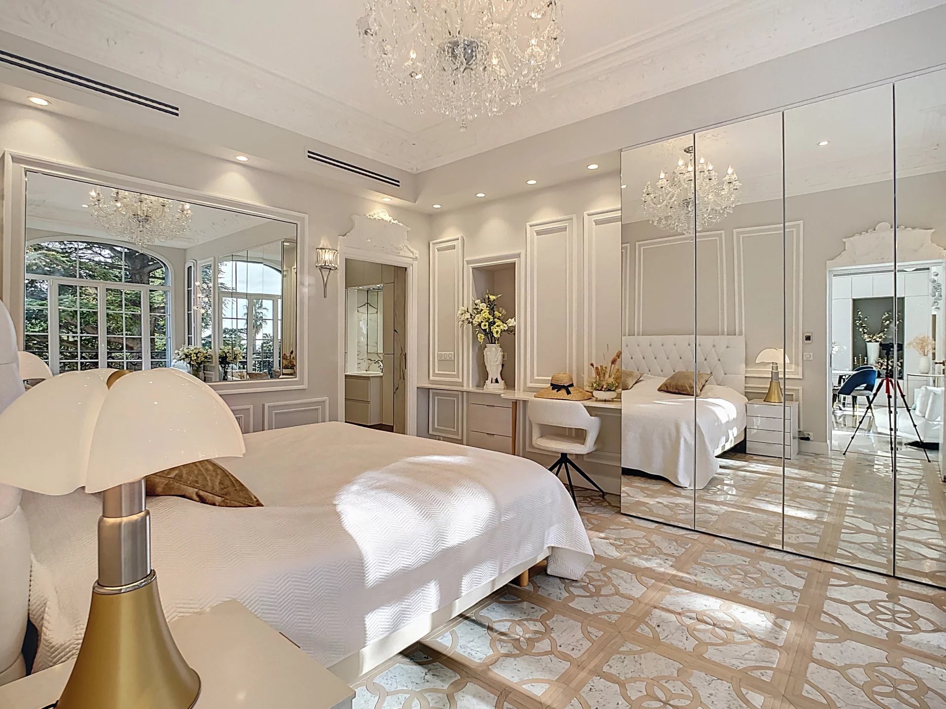 Nice - Cimiez : Winter Palace - luxueux 4 pièces rénové