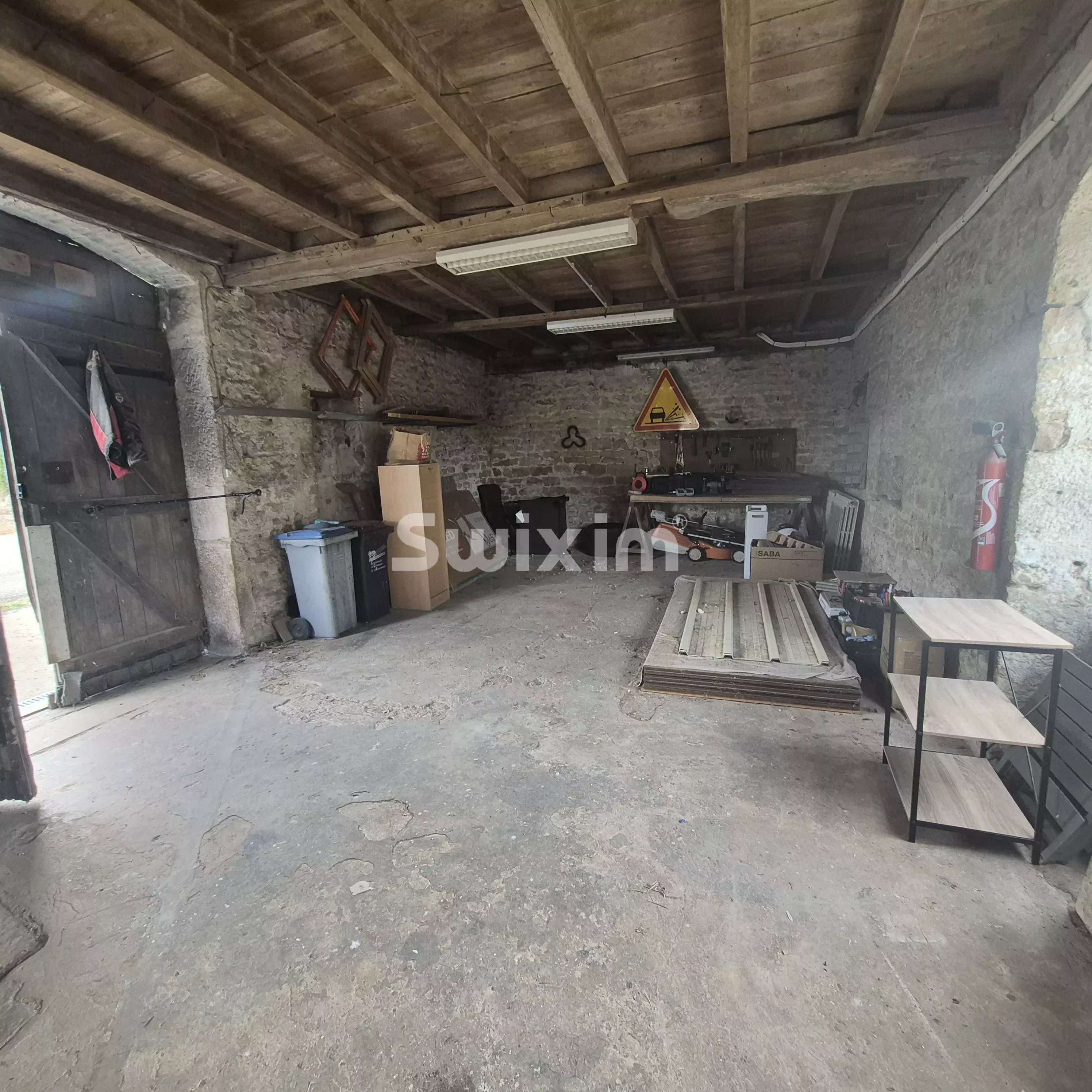 Beautiful stone house with garden and its adjoining barn