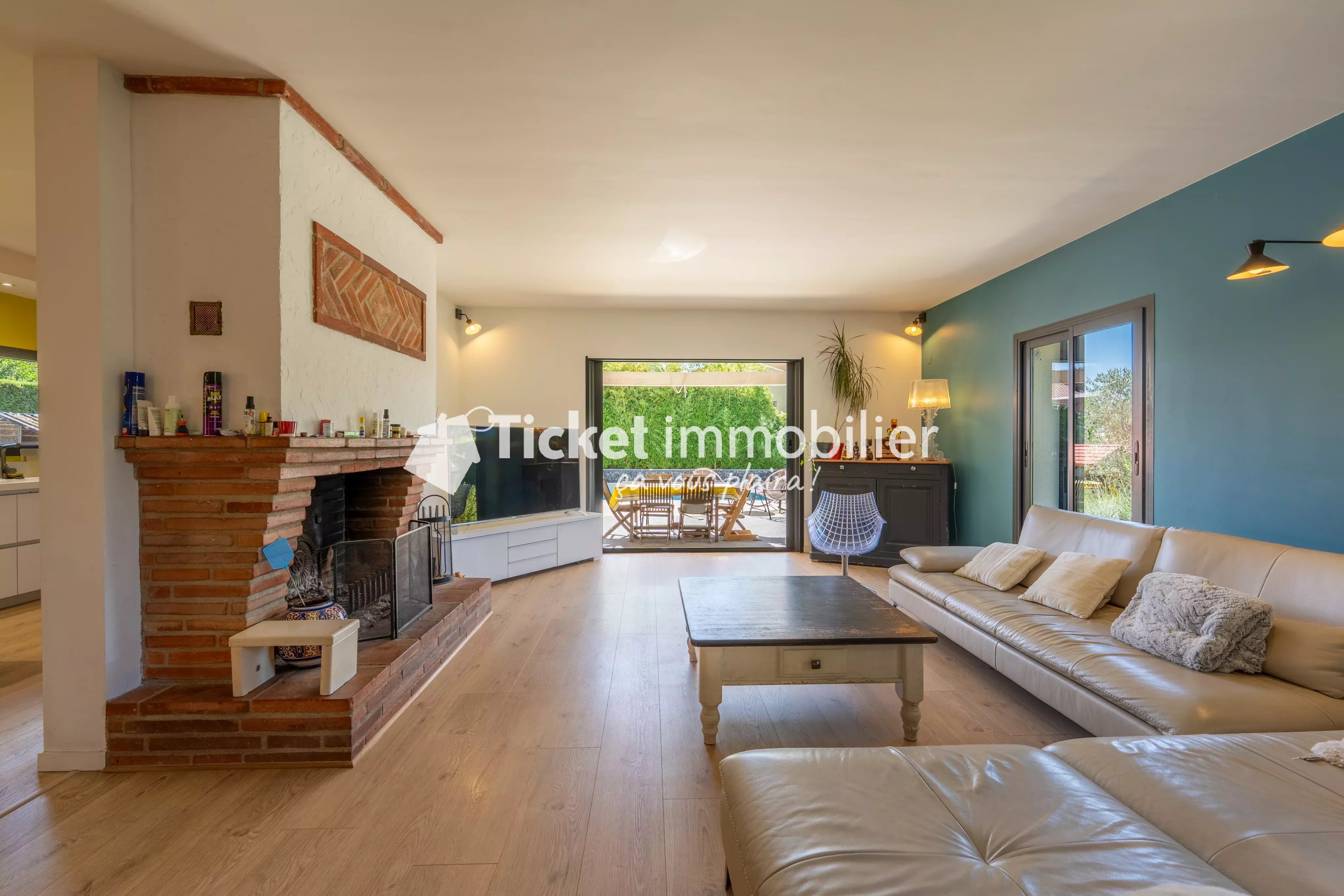 MAISON T7 235m2 AVEC PISCINE, GARAGE, TERRAIN ARBORE DE 1480m2, POMPE A CHALEUR NEUVE, DPE A, PROCHE TOULOUSE ETC ...