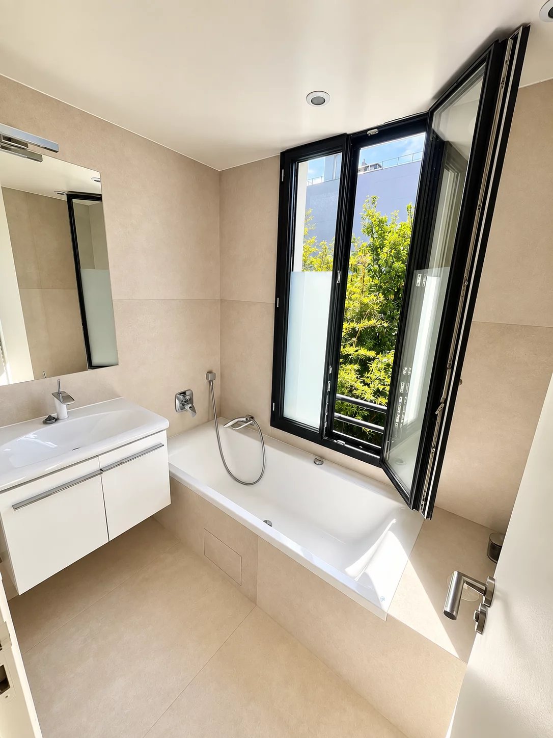 MONTREUIL CENTRE-VILLE – MAISON D’ARCHITECTE AVEC JARDIN – 165,51 M²