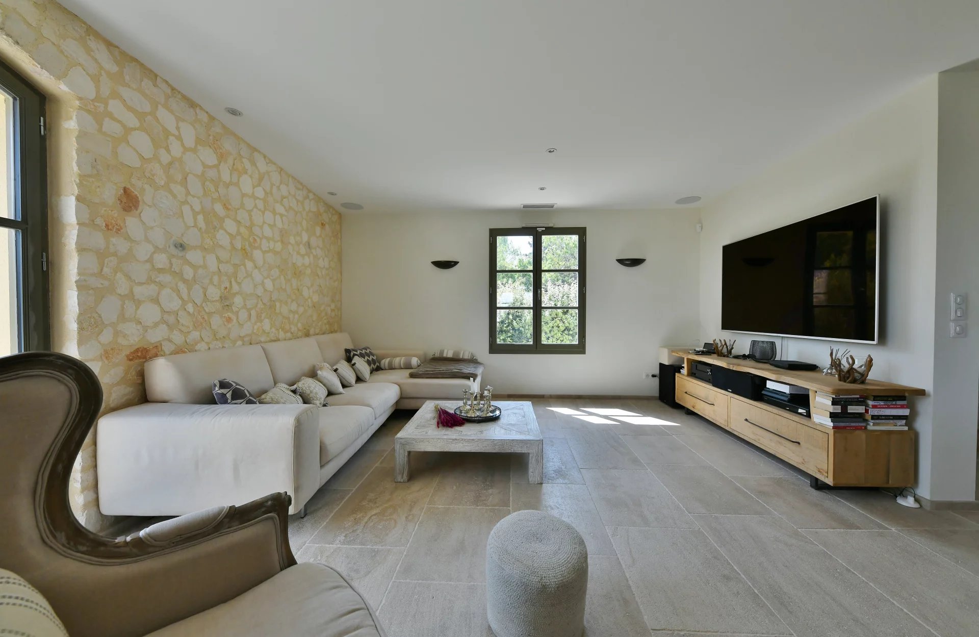 Bastide contemporaine de 160 m² avec couloir de nage