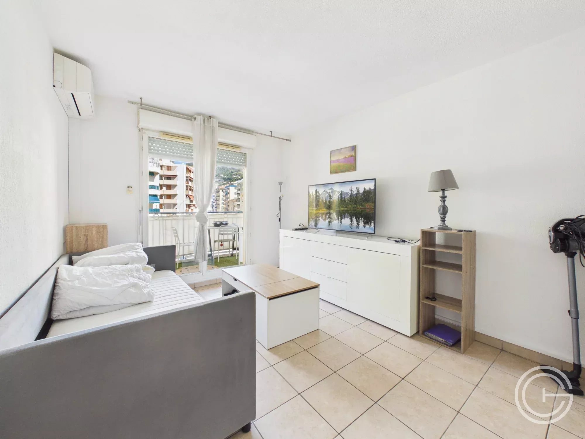 STUDIO MEUBLE - 20 BD ARMEE DES ALPES - DEBUT SAINT ROCH