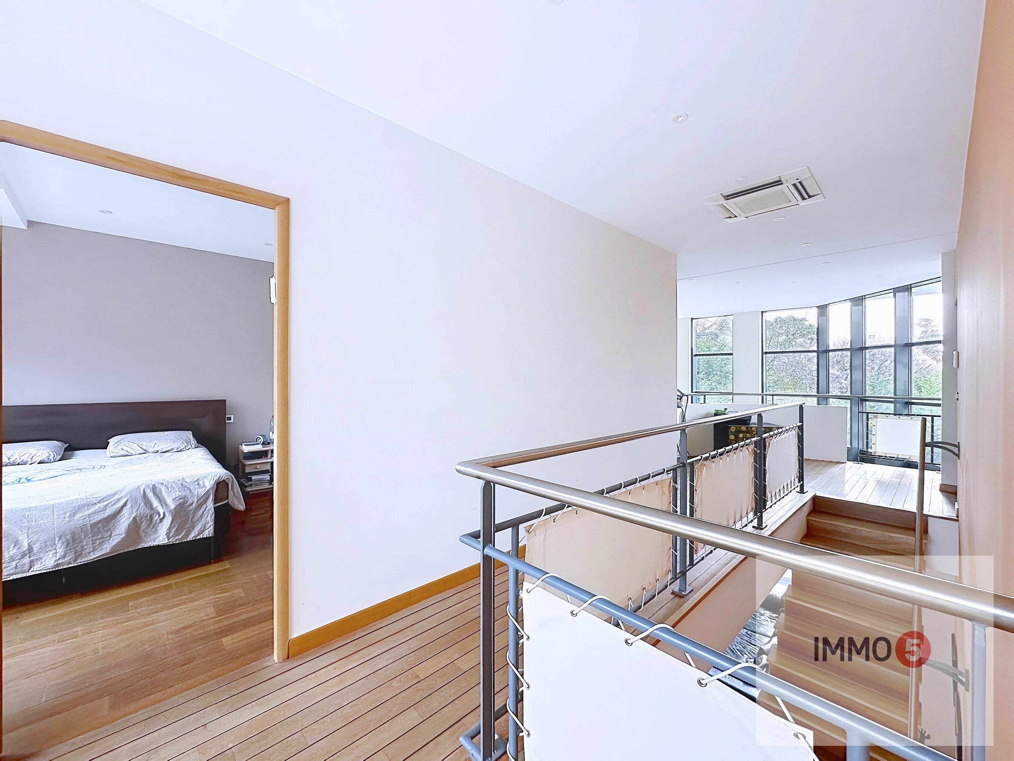 EXCEPTIONAL CITY CENTRE - MAGNIFICENT ARCHITECT-DESIGNED HOUSE - HIGH STANDING!