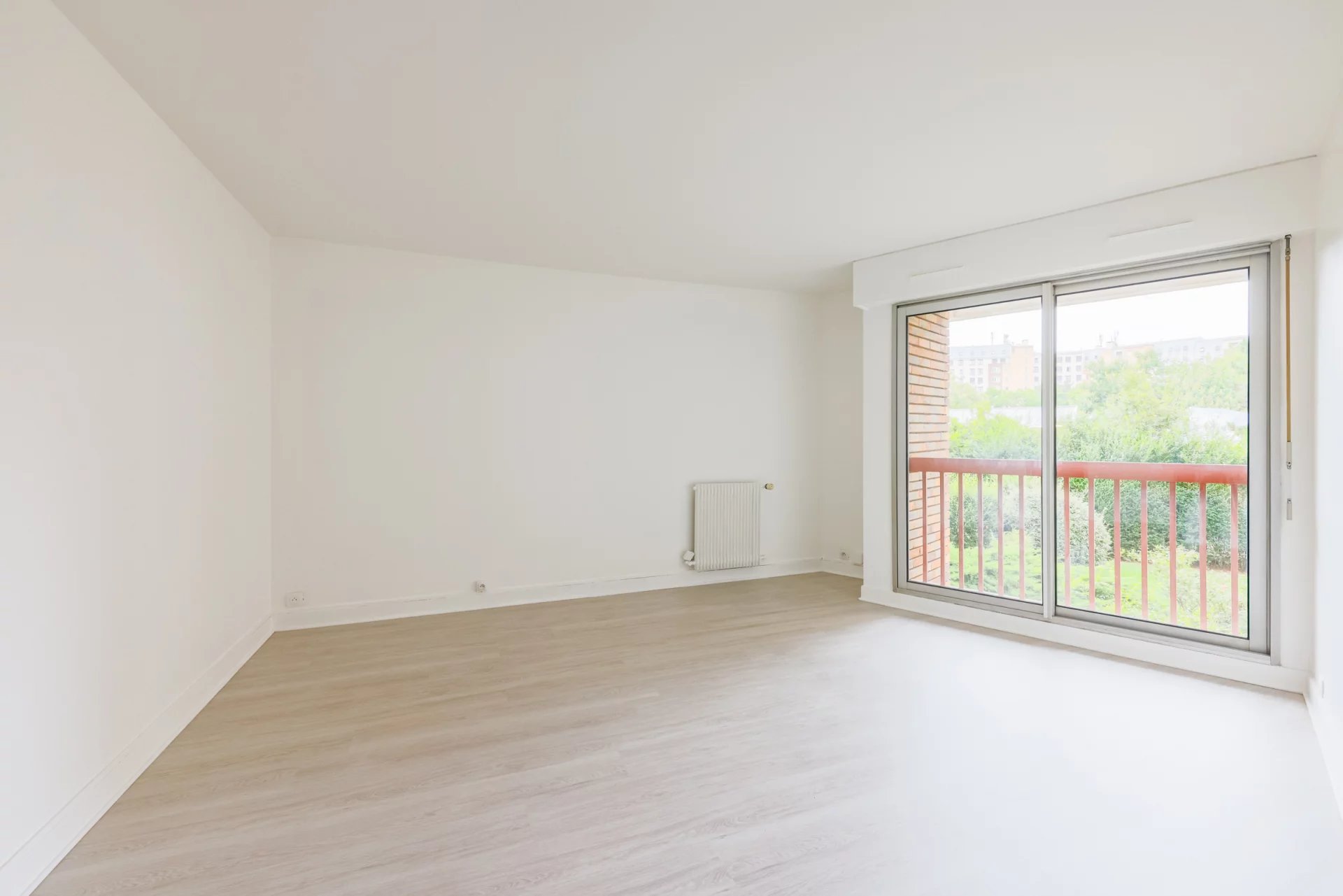 Paris 10e – Canal Saint-Martin / Quai de Jemmapes – 3 pièces de 73 m² avec balcon et parking