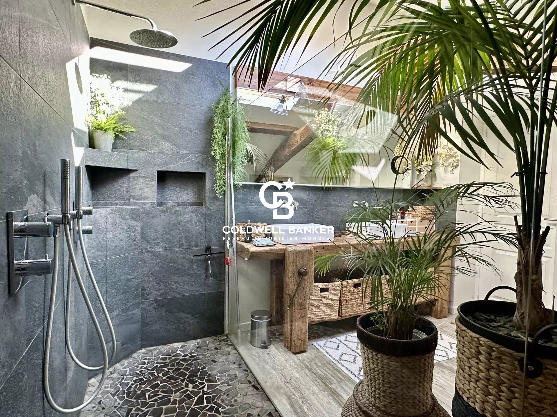 Propriété de caractère avec piscine et dépendances à Saubrigues