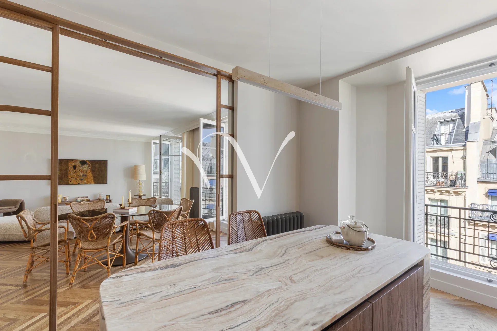 A deux pas de la Place Saint-Sulpice, appartement avec trois chambres