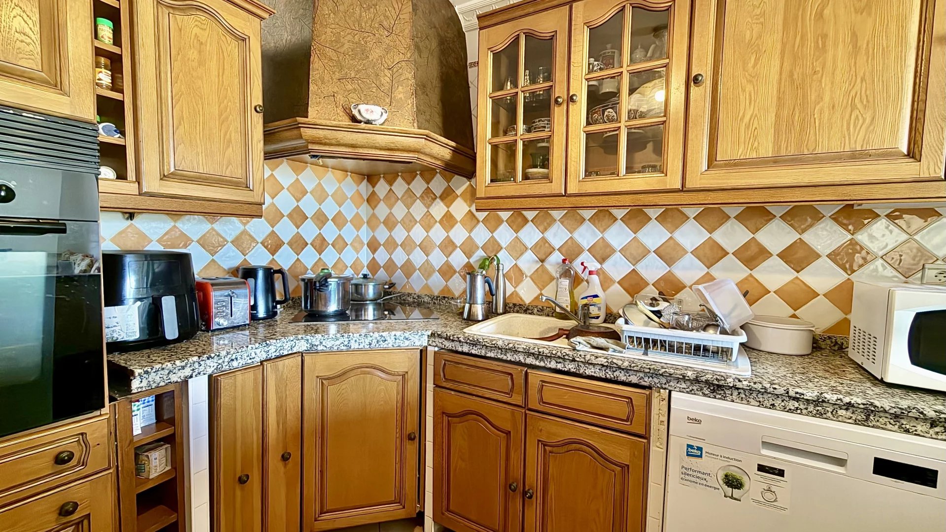 Maison d'exception vue mer de 250 m2 à Vallauris, sur terrain de 1500 m² avec possibilité d'extension