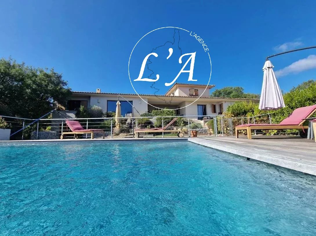 Exceptional Property with Sea View - Les Hauts de la Testa