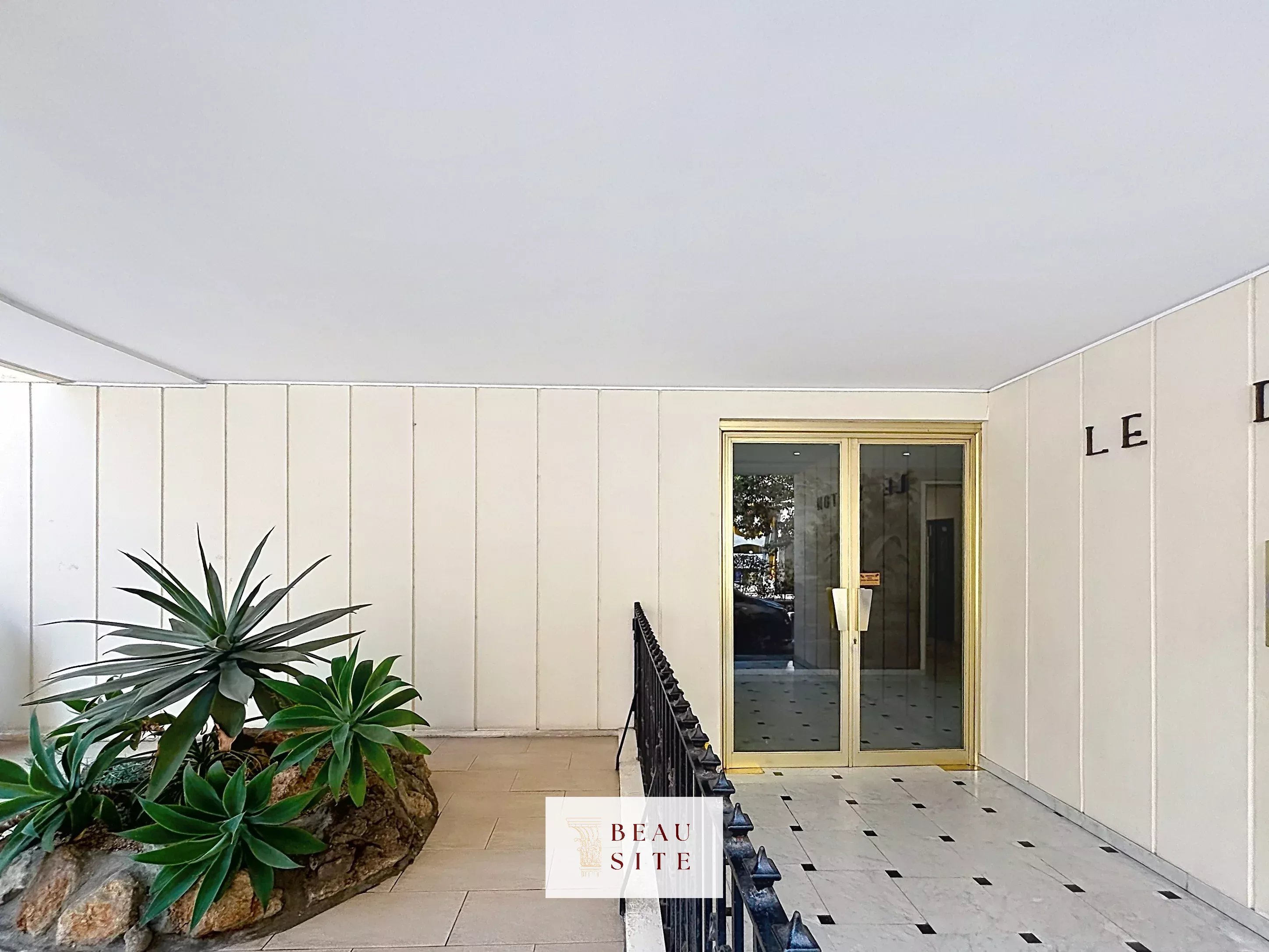 Nice - Fleurs :  Charmant 2 pièces meublé 32 m²