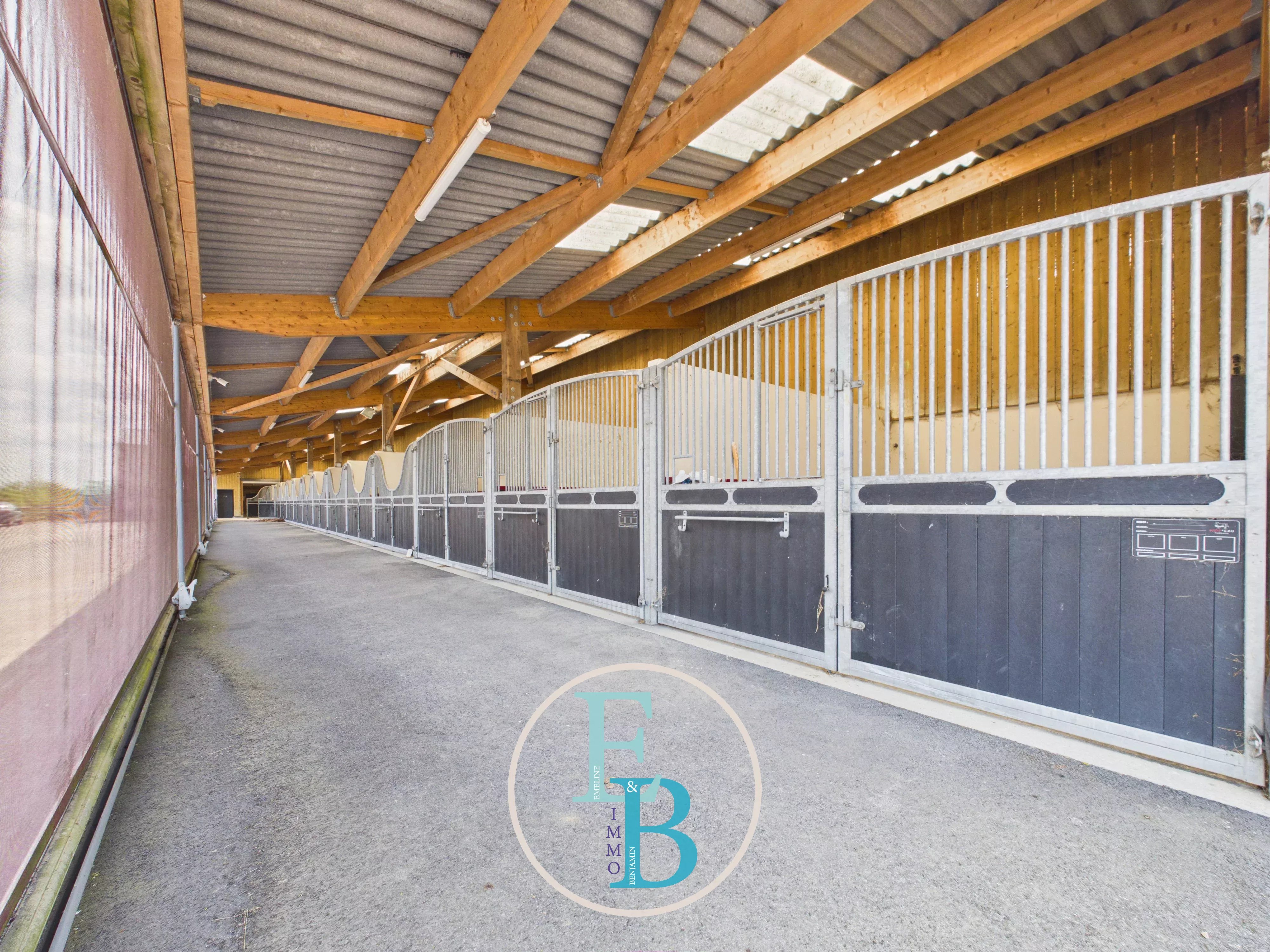 GRANGUES (PAYS D'AUGE) - CENTRE D'ENTRAINEMENT ET DE REEDUCATION EQUIN AVEC BALNEOTHERAPIE