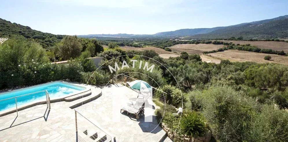 Belle propriété composée de deux villas