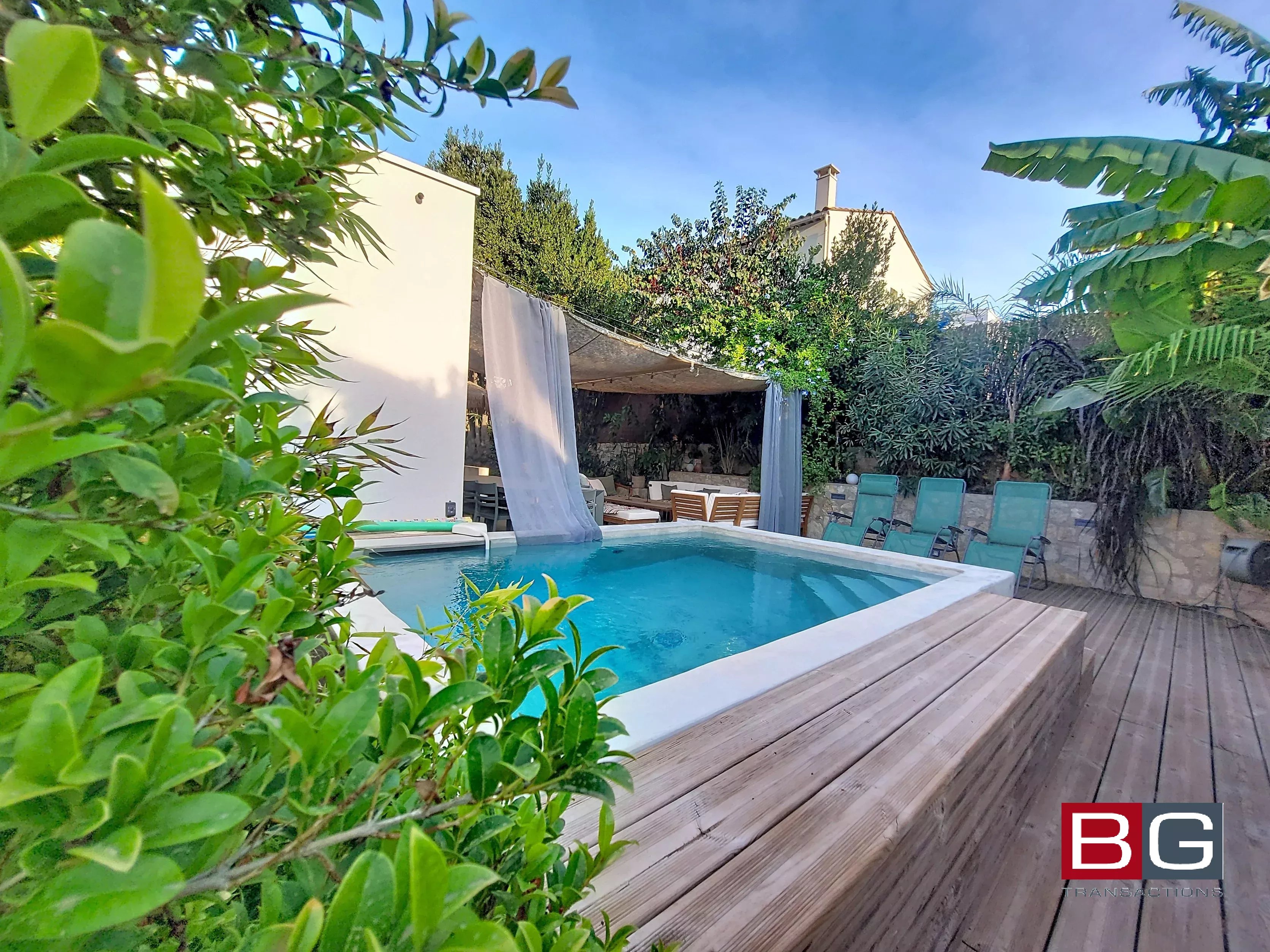 Vallauris "proche centre" Villa de style contemporain
