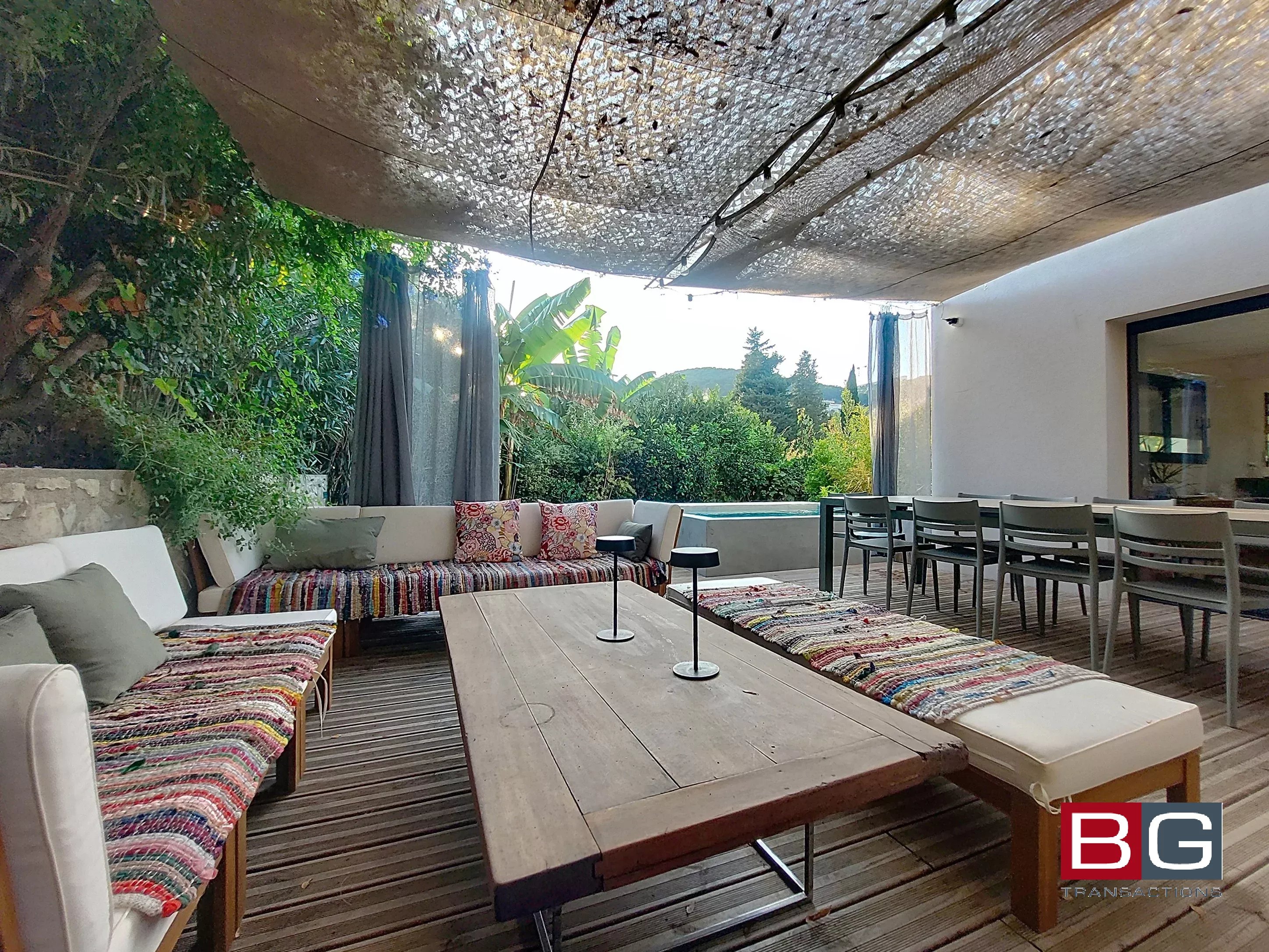 Vallauris "proche centre" Villa de style contemporain