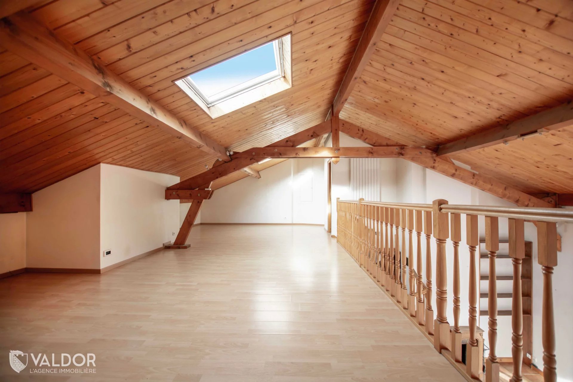 Grande maison - 6 ch. - 238m2 - grand terrain - calme et nature