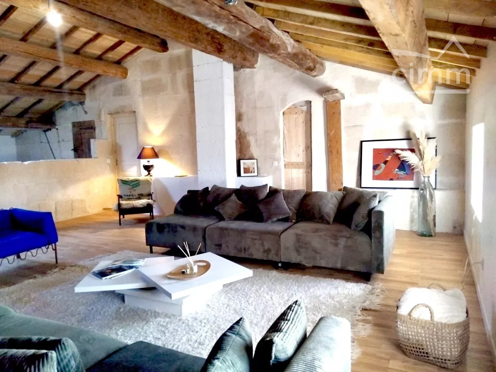 Ancien couvent du XVIIe siècle à Arles — 485 m² sur 5060 m² de terrain