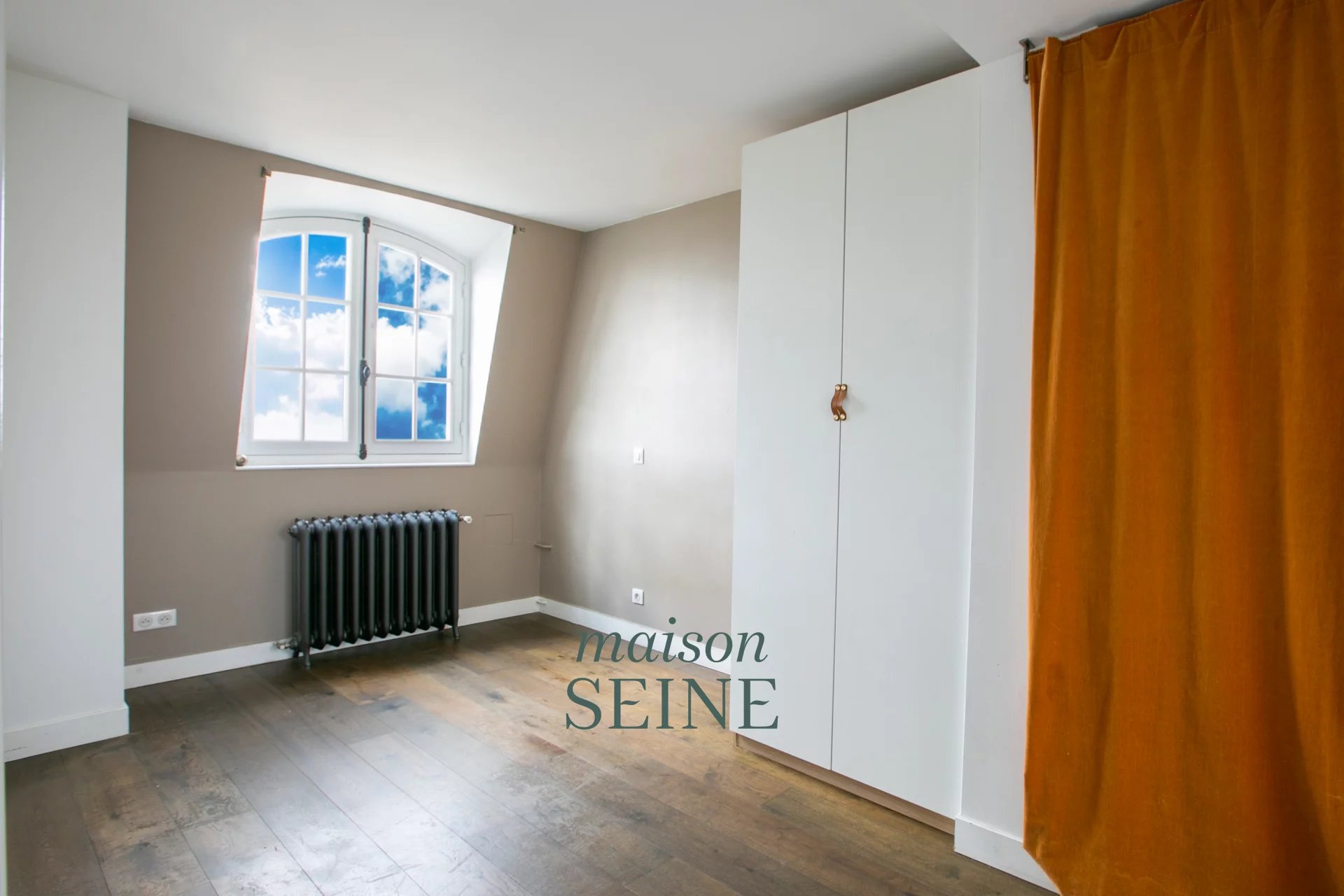 Exclusivité - Neuilly Full Pasteur - Ecole Bleue - Appartement étage élevé dans immeuble de grand standing - 2 chambres
