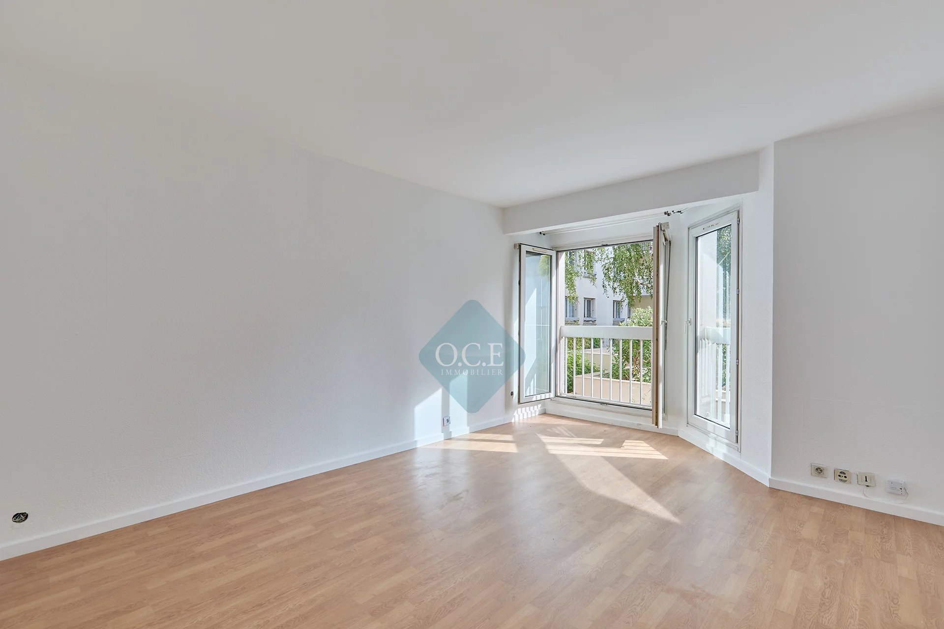 2-room apartment very bright, with parking