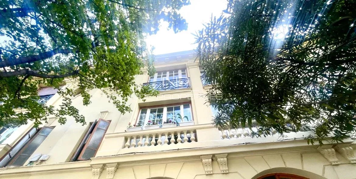 Proche Promenade, Hôtel particulier, 2 appartements 122 m2