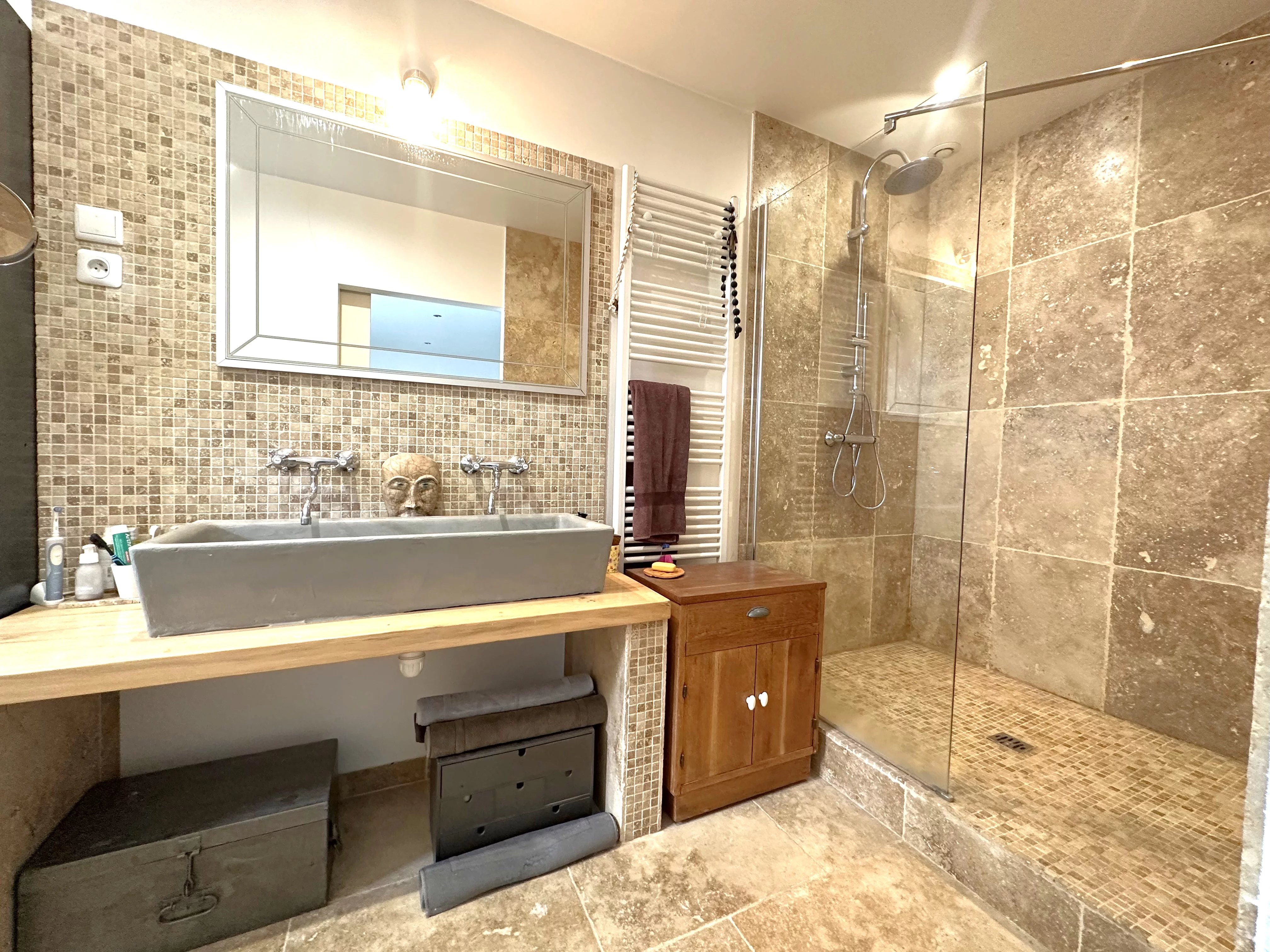 EXCEPTIONAL IN ST MAUR! 369 SQM LOFT