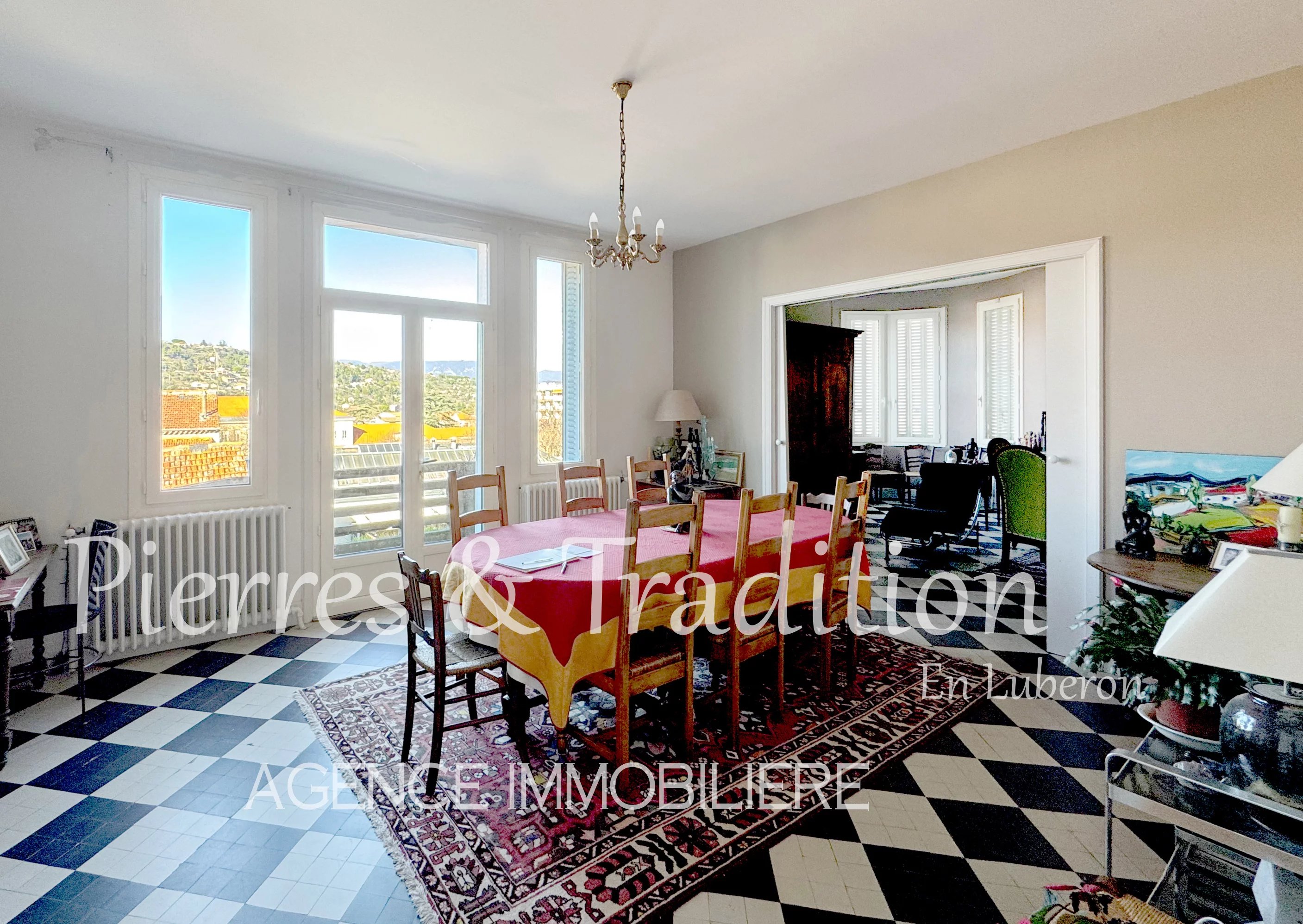 Exclusivité ! Magnifique propriété Aptésienne avec jardin et vue