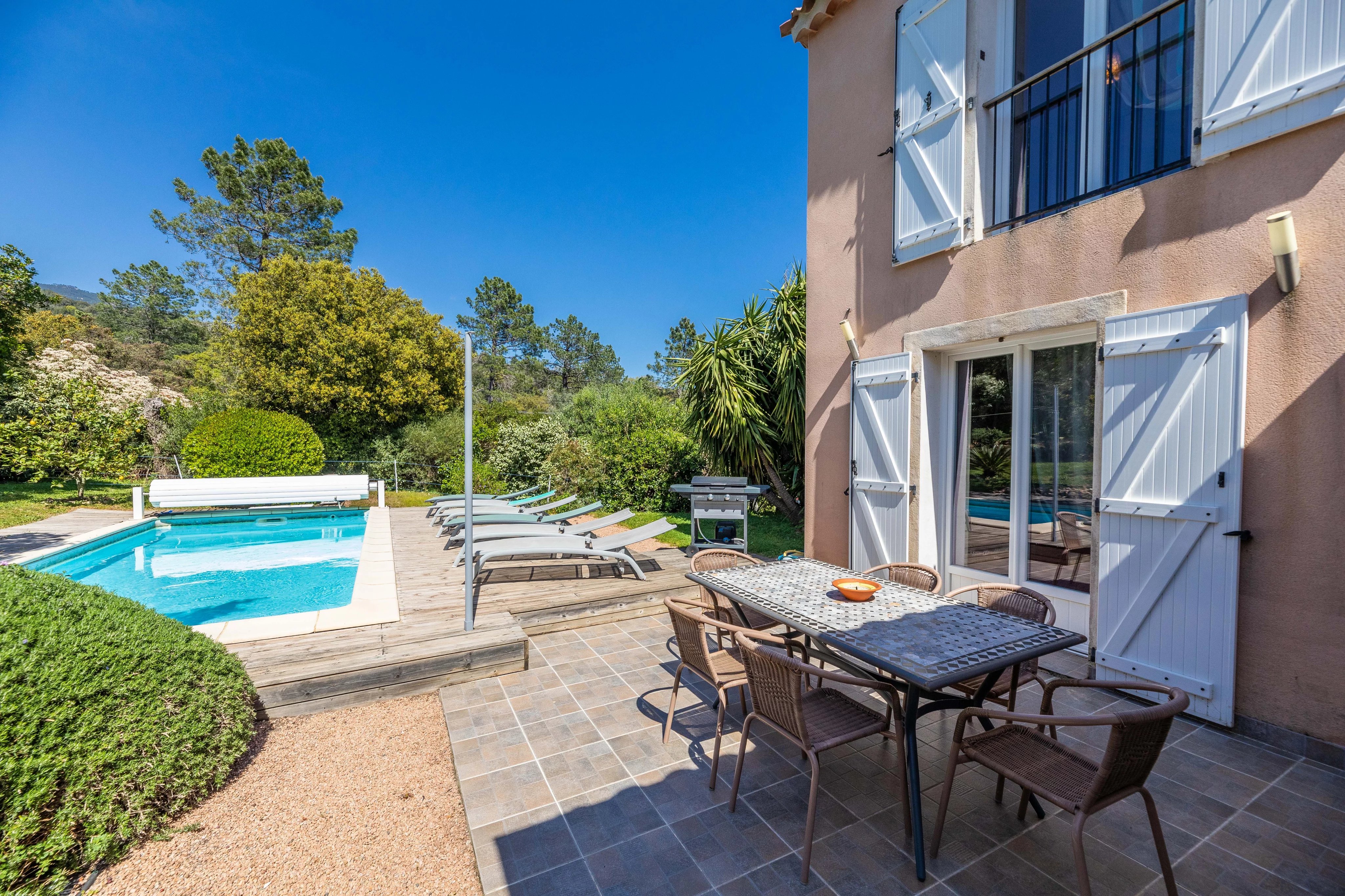 VILLA A MUNTAGNERA