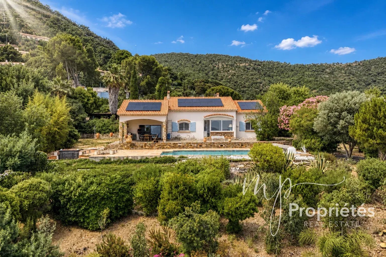 A VENDRE VILLA Rayol Canadel VUE MER PANORAMIQUE ET ACCÈS PLAGE À PIED