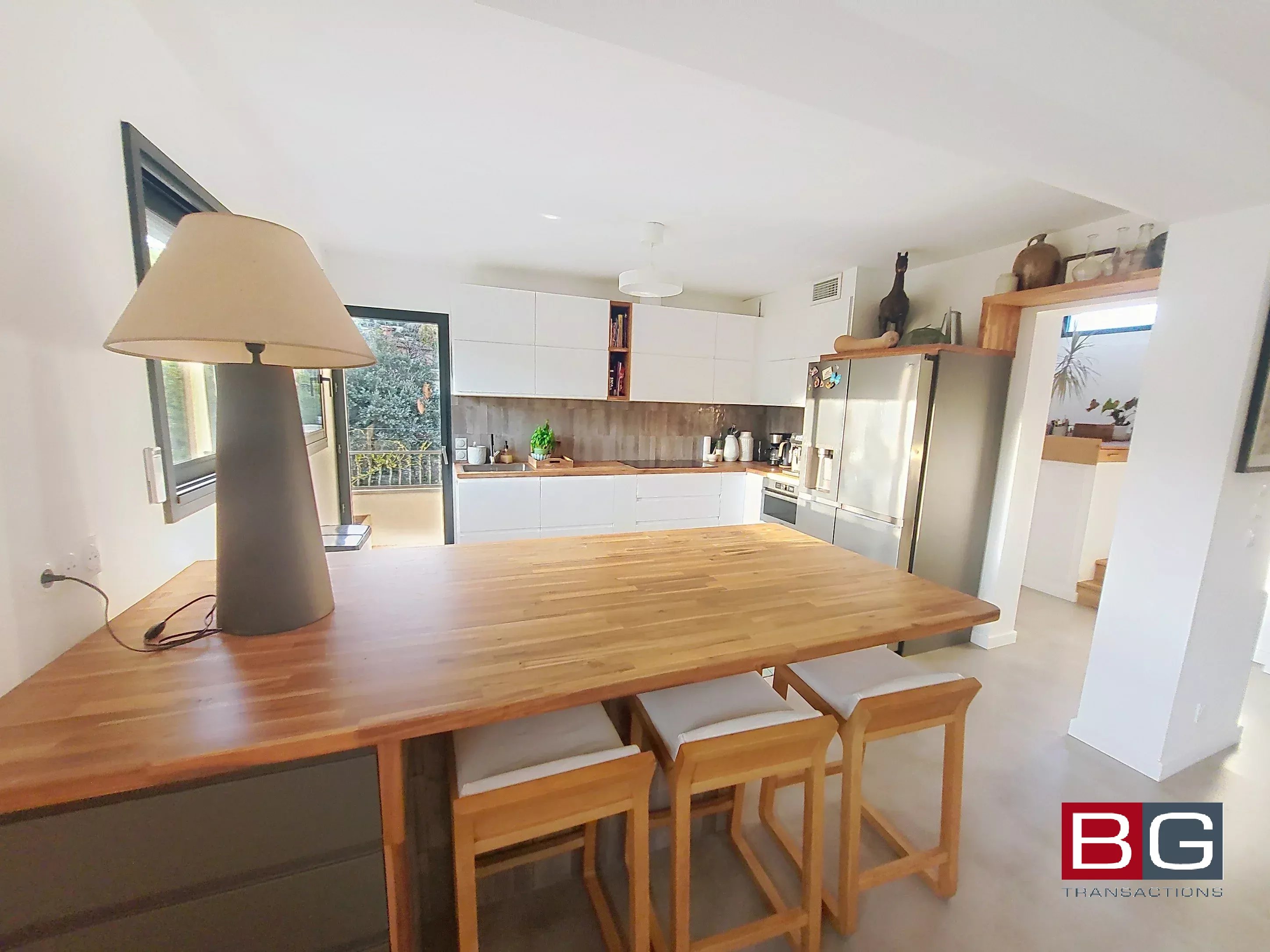 Vallauris "proche centre" Villa de style contemporain