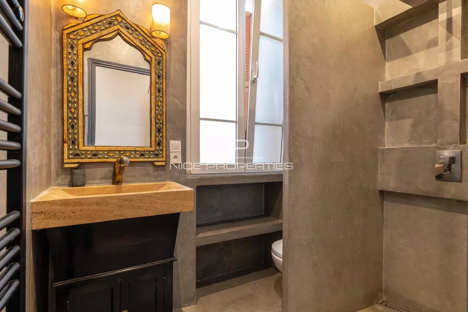 Proche Promenade, Hôtel particulier, 2 appartements 122 m2