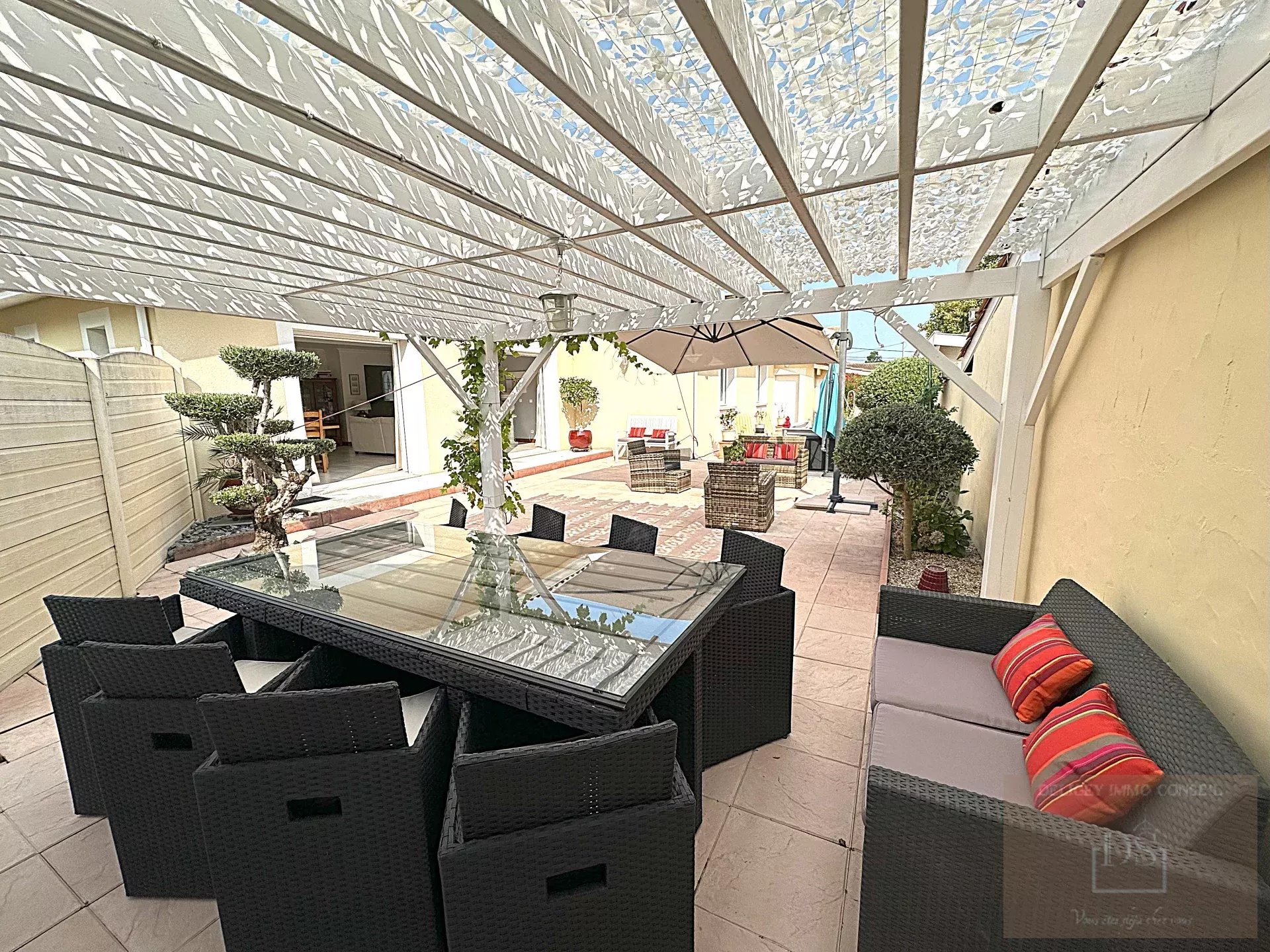 HOUSE 5 ROOMS 125 M2