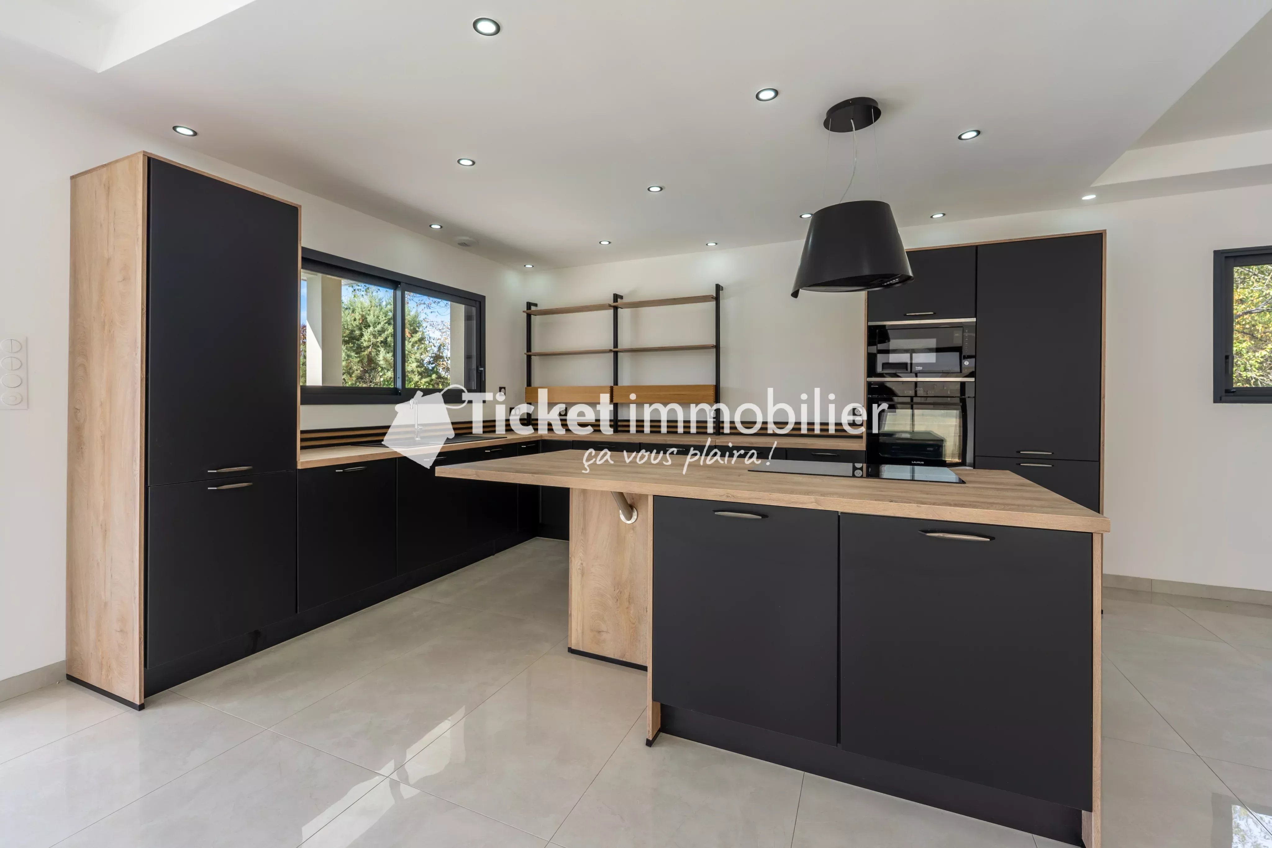🏡 Maison contemporaine d'exception avec piscine