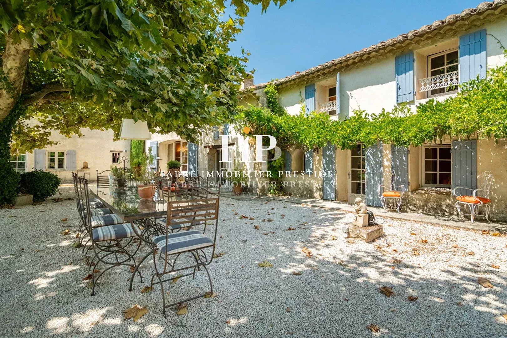 Mas/Magnanerie du XVIIIème siècle au coeur du Luberon - 490m2- Vues panoramiques proche Aix-en-Provence-Lourmarin et Avignon