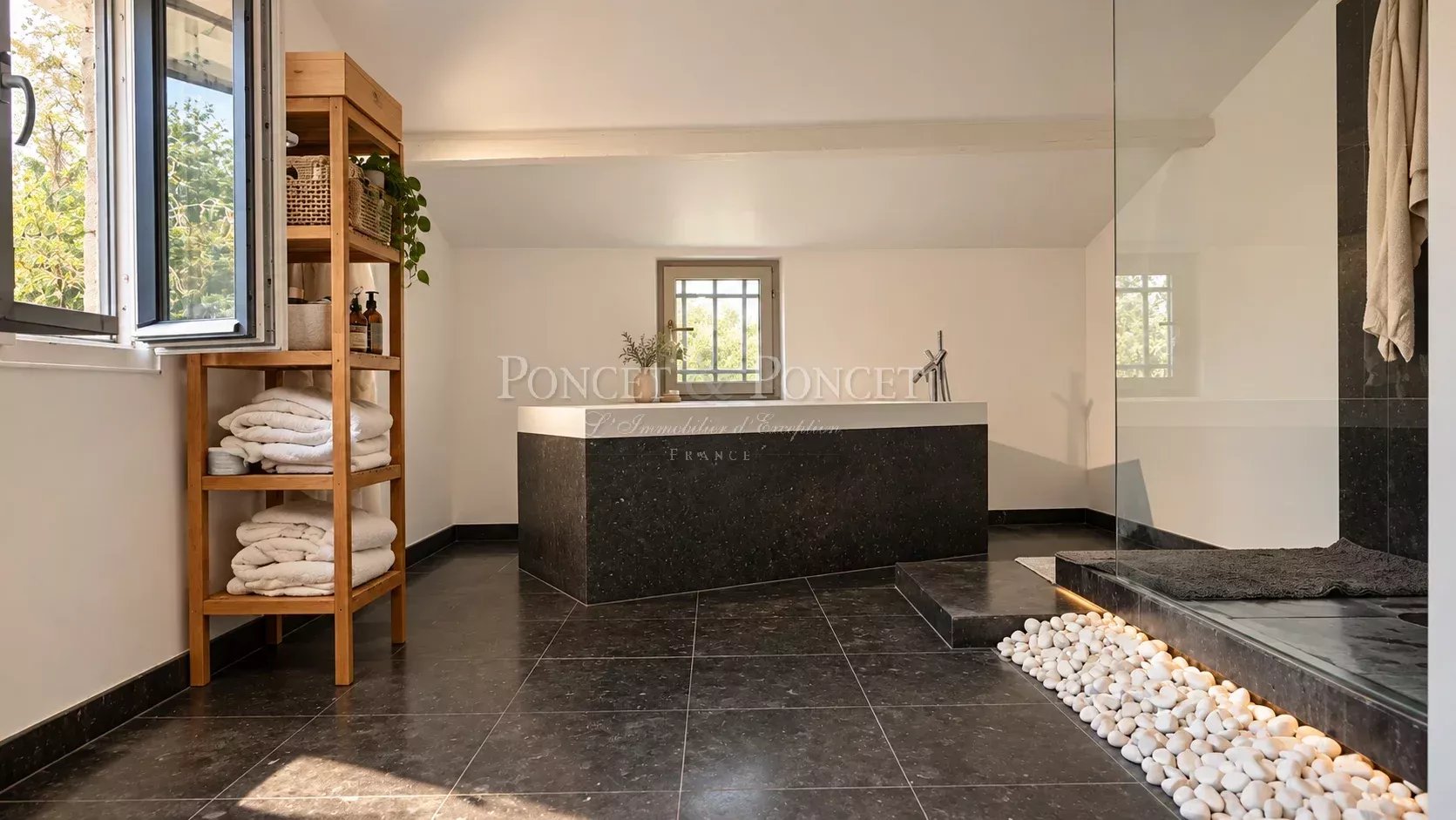 Propriété de caractère proche Montpellier 7,3 ha très calme