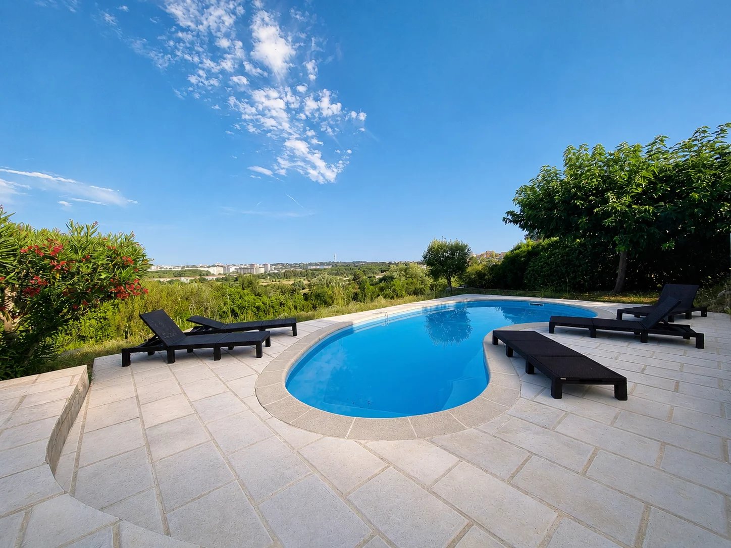 À VENDRE : MAISON 6 PIÈCES DE 171 M2 À JUVIGNAC (34990)