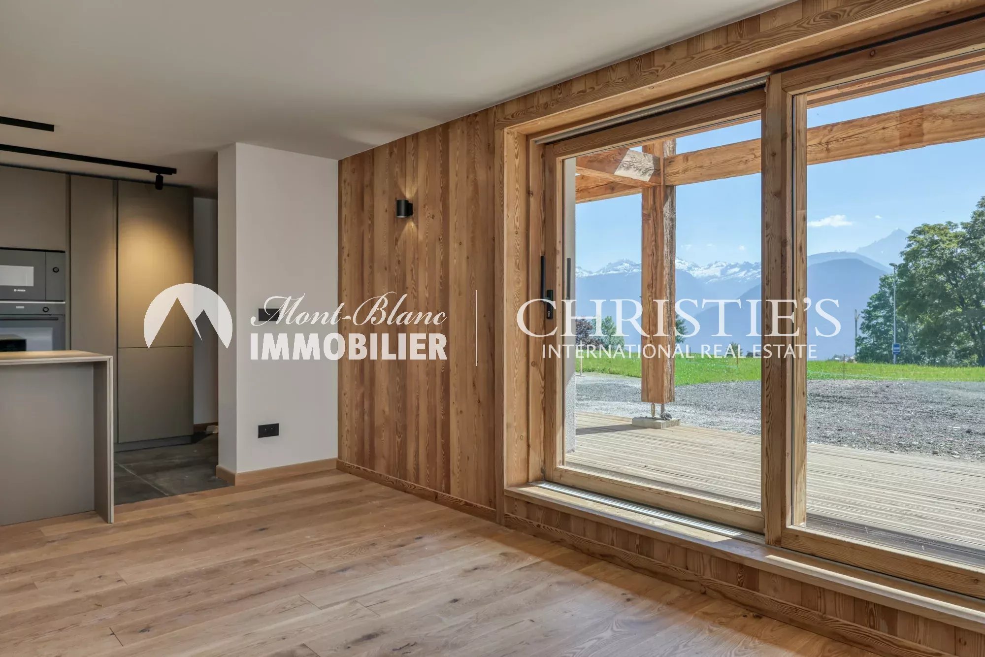 APPARTEMENT - REZ DE JARDIN