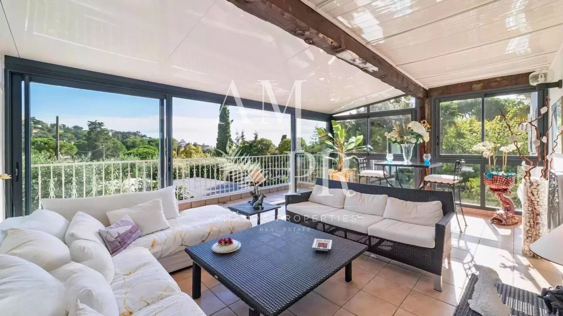 Villa de style proche centre ville Cannes