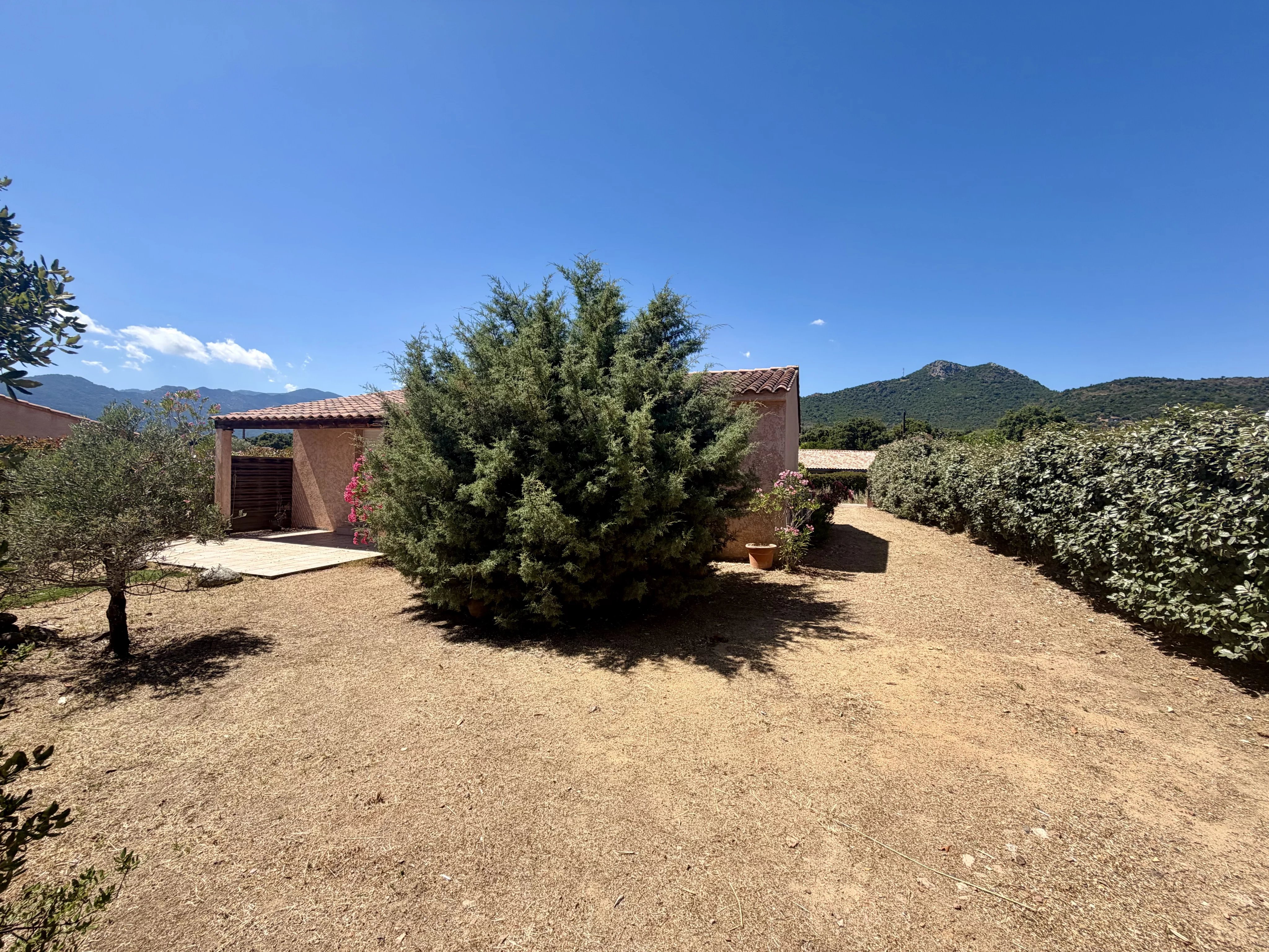 T4 House with Garage in Sainte Lucie