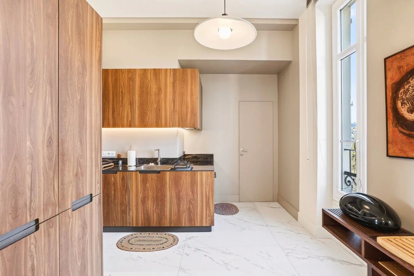 Dernier étage – Appartement de luxe rénové avec vue mer panoramique