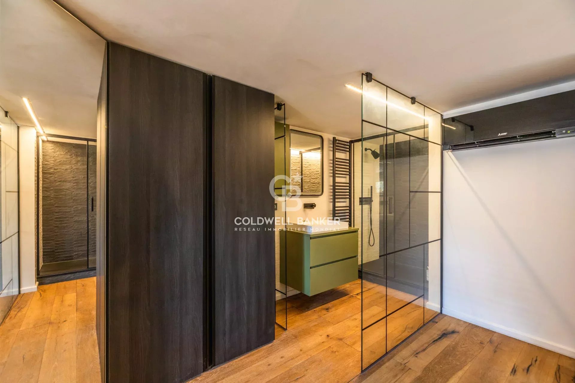 Exceptional Apartment with Panoramic Sea Views