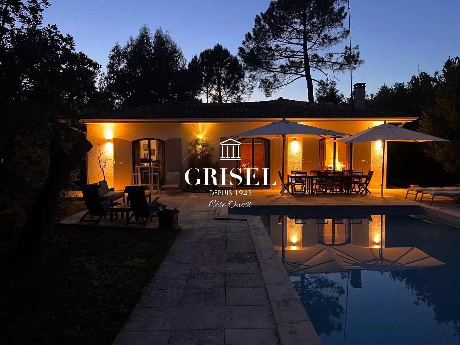 Spacious family home with pool in Petit Piquey