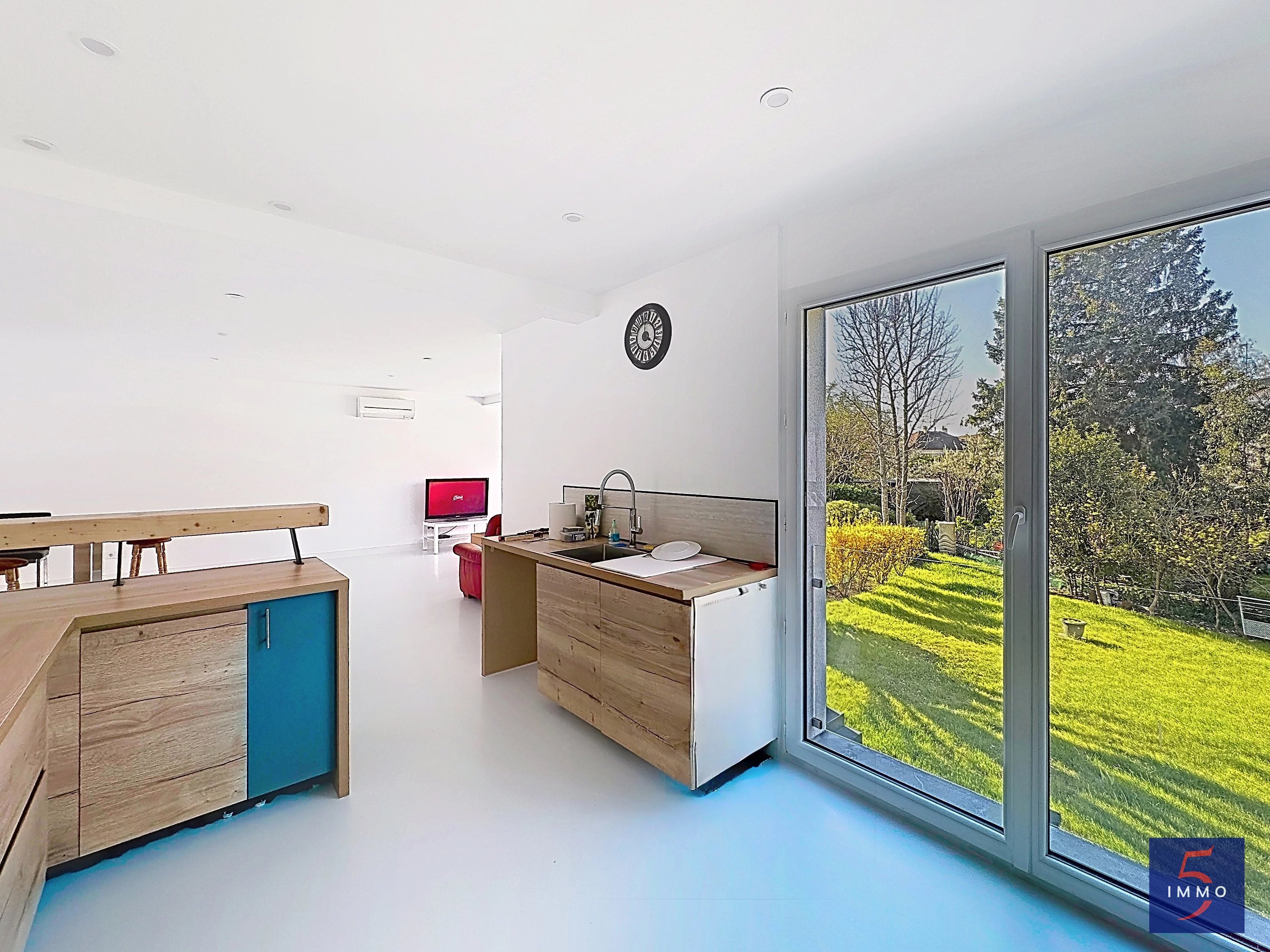 Maison d’architecte 2025 – 5 chambres – Volumes et prestations de qualité