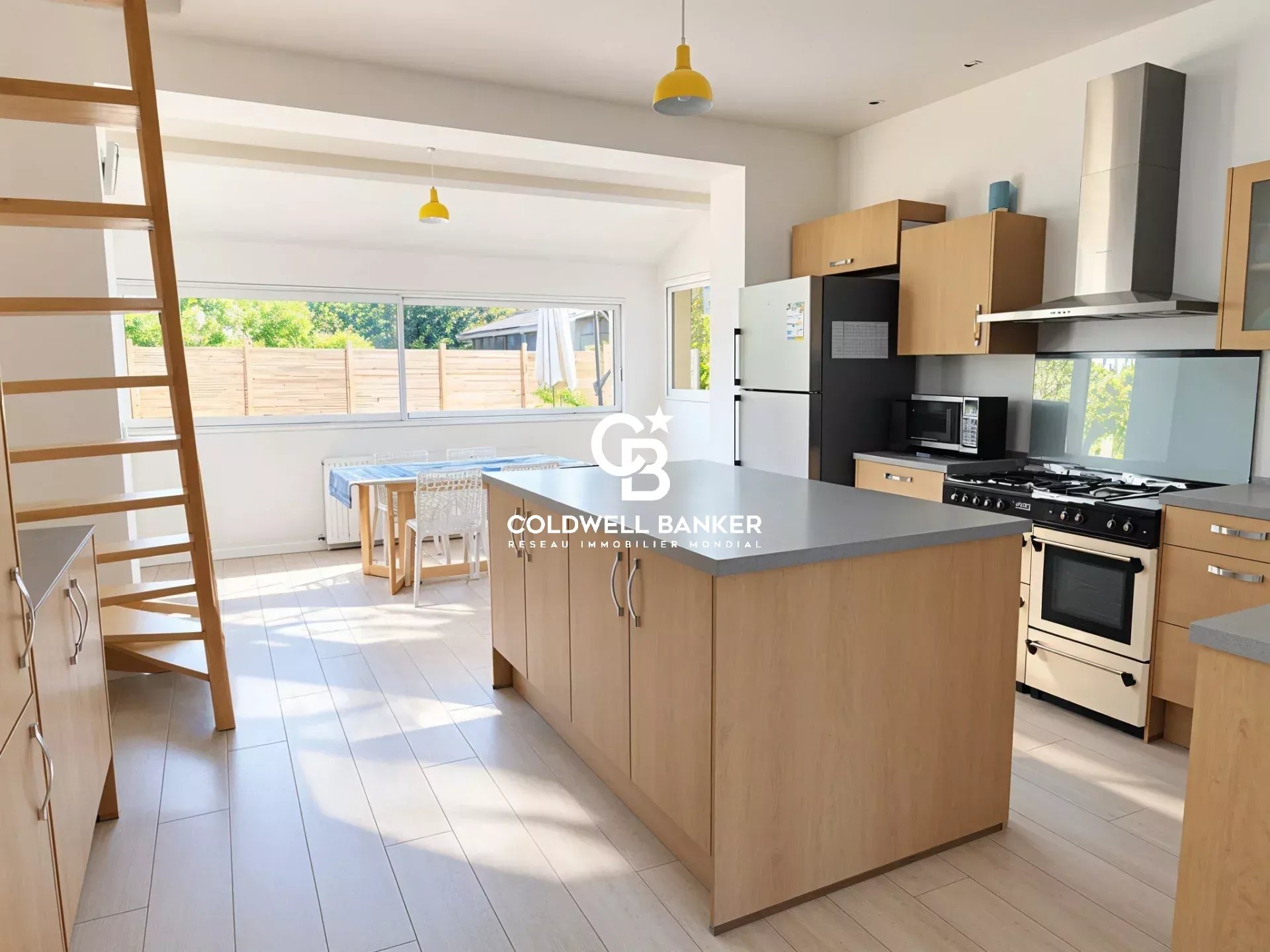 ANDERNOS-LES-BAINS – GRANDE MAISON FAMILIALE – 195 M² – PISCINE – TERRAIN 1 208 M²
