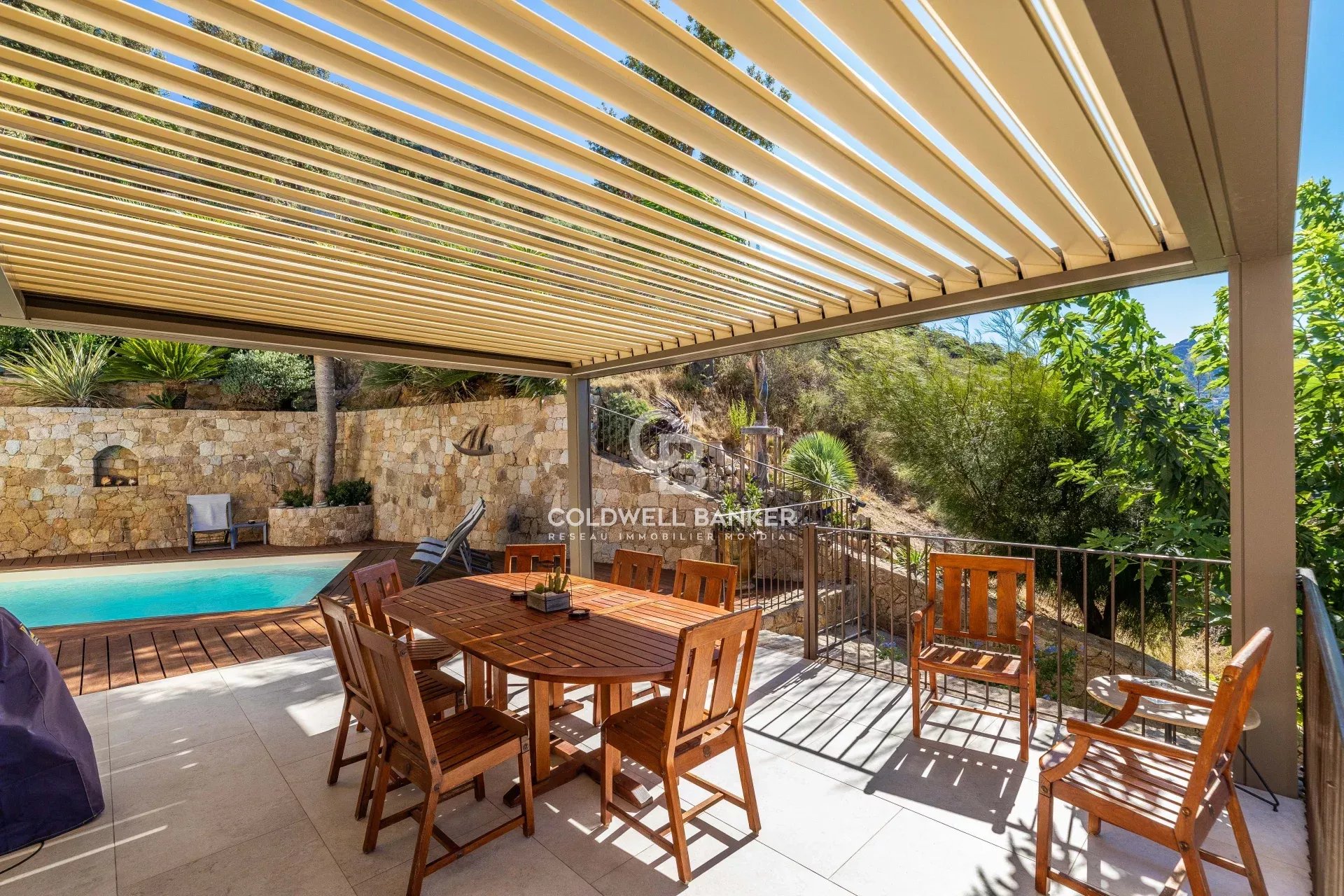 L'Île-Rousse – Exceptional villa facing the Pietra islands